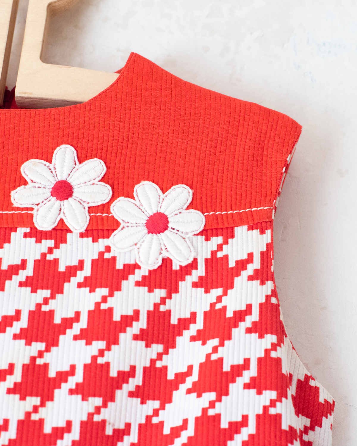 Pepita dress, red, white and flowers | 6-7 years