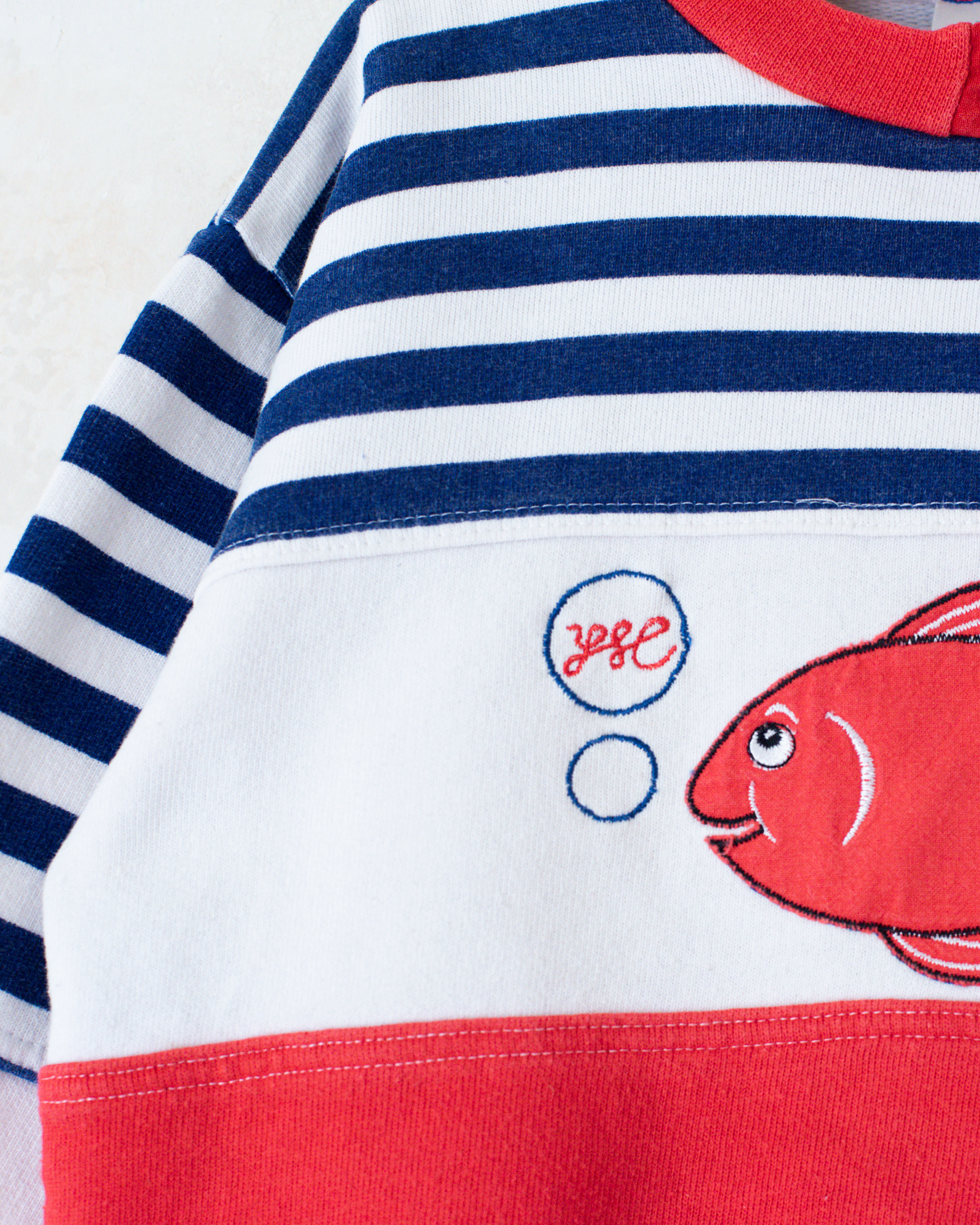 סווטשירט מהאייטיז עם דג מבית איב סאן לורן | 5-6 שנים