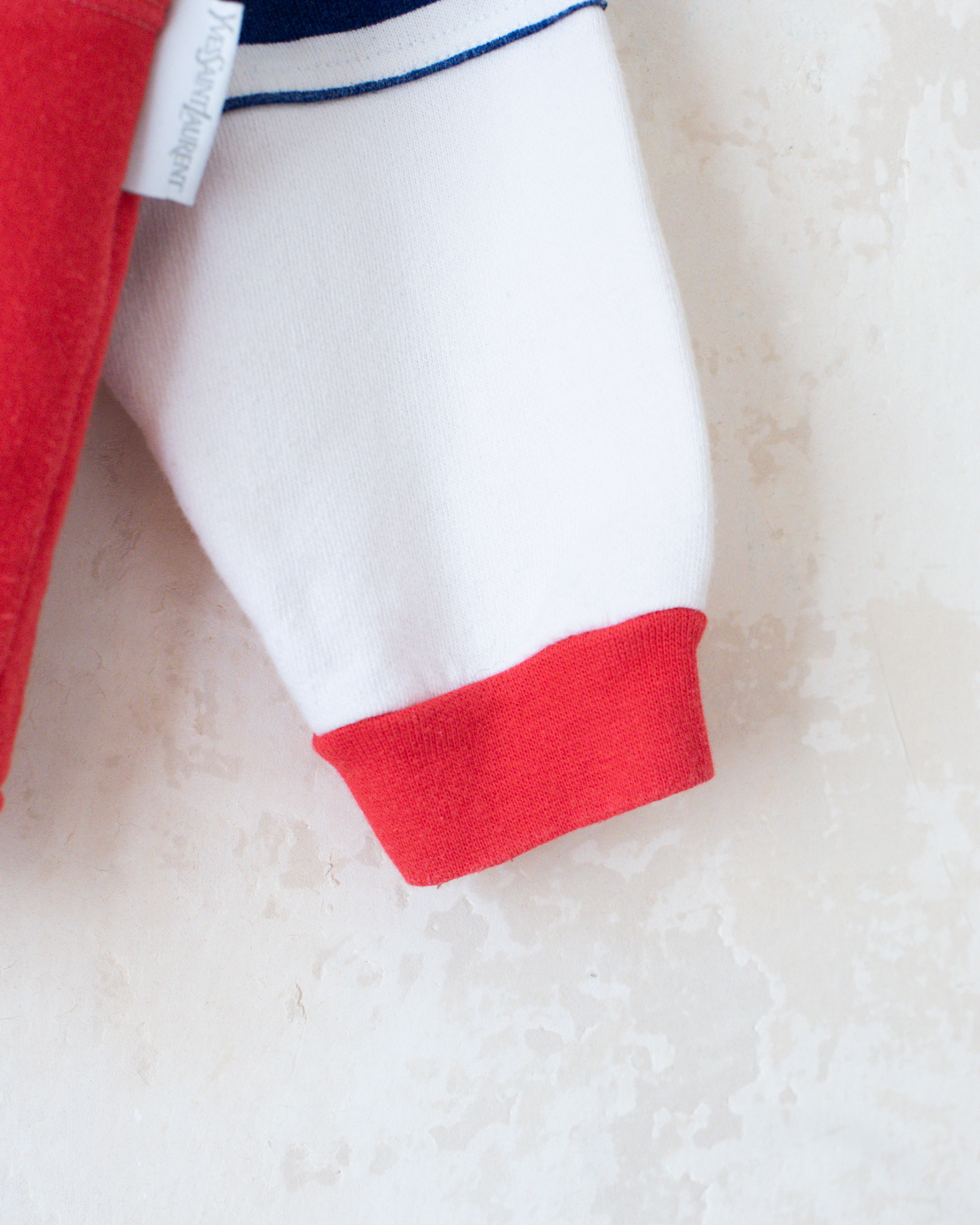 סווטשירט מהאייטיז עם דג מבית איב סאן לורן | 5-6 שנים