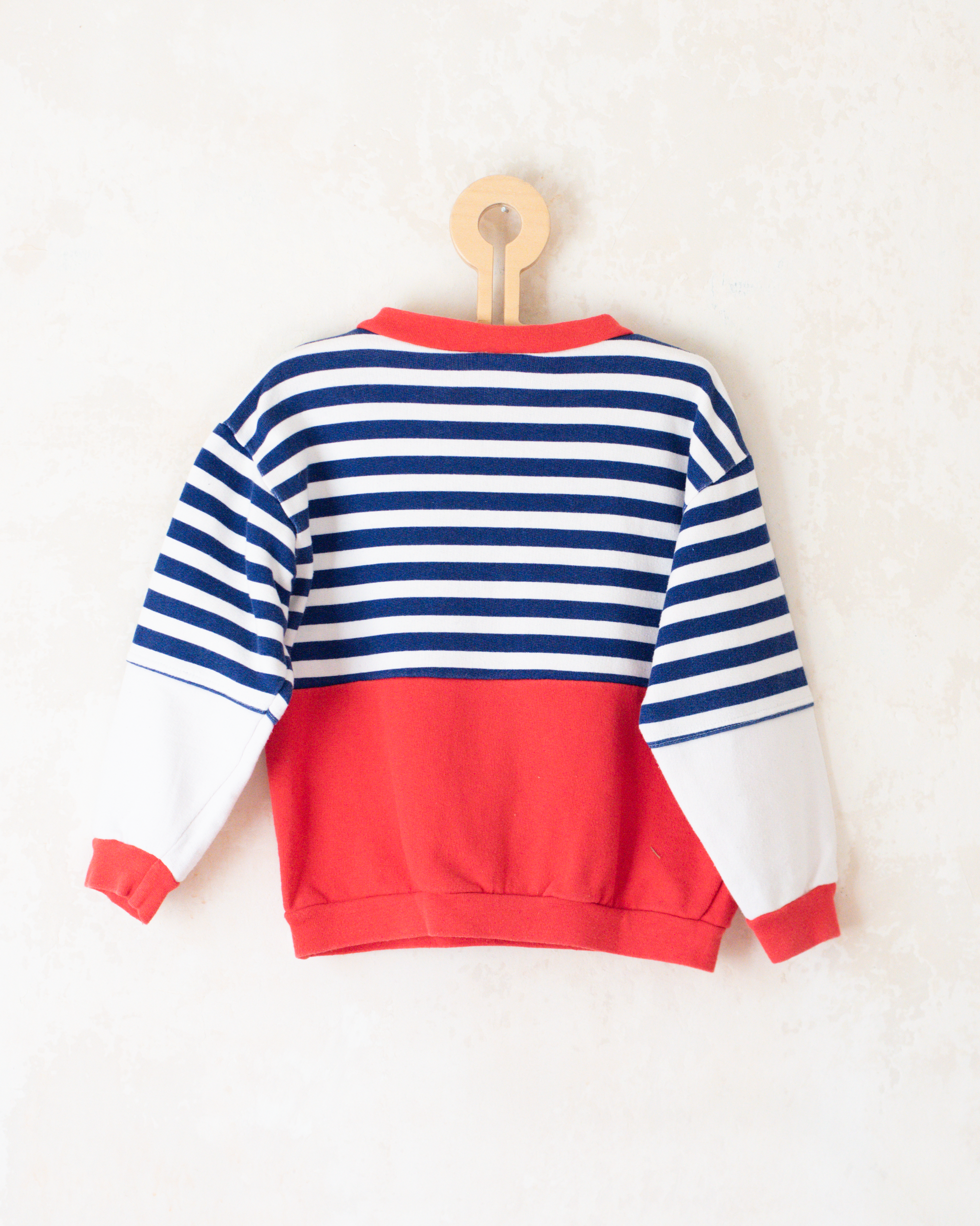 סווטשירט מהאייטיז עם דג מבית איב סאן לורן | 5-6 שנים