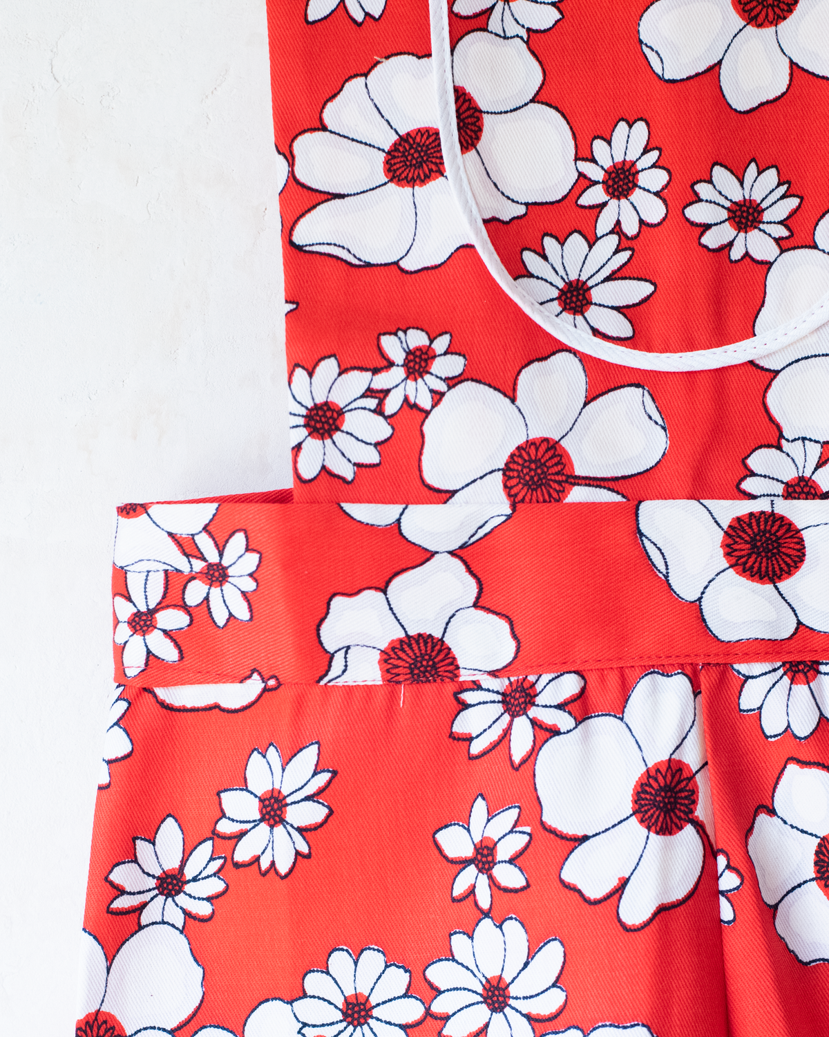 Red floral jumpsuit from the 70s | Dead stock | 7-8 years 