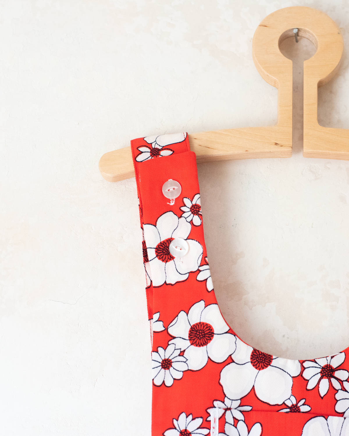 Red floral jumpsuit from the 70s | Dead stock | 7-8 years 