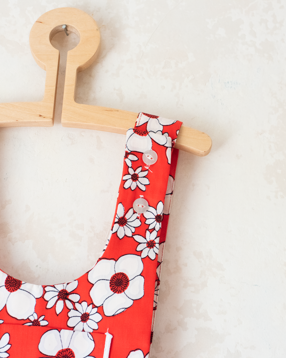 Red floral jumpsuit from the 70s | Dead stock | 7-8 years 