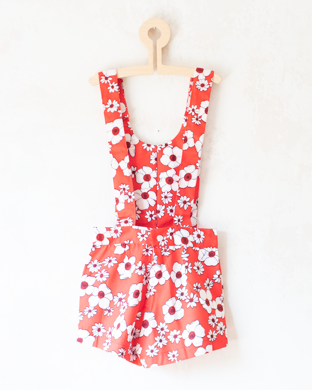 Red floral jumpsuit from the 70s | Dead stock | 7-8 years 