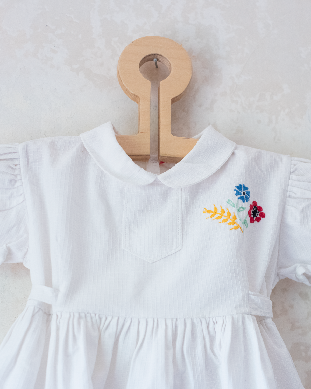 White dress with flower and cornflower embroidery | 12-18 months