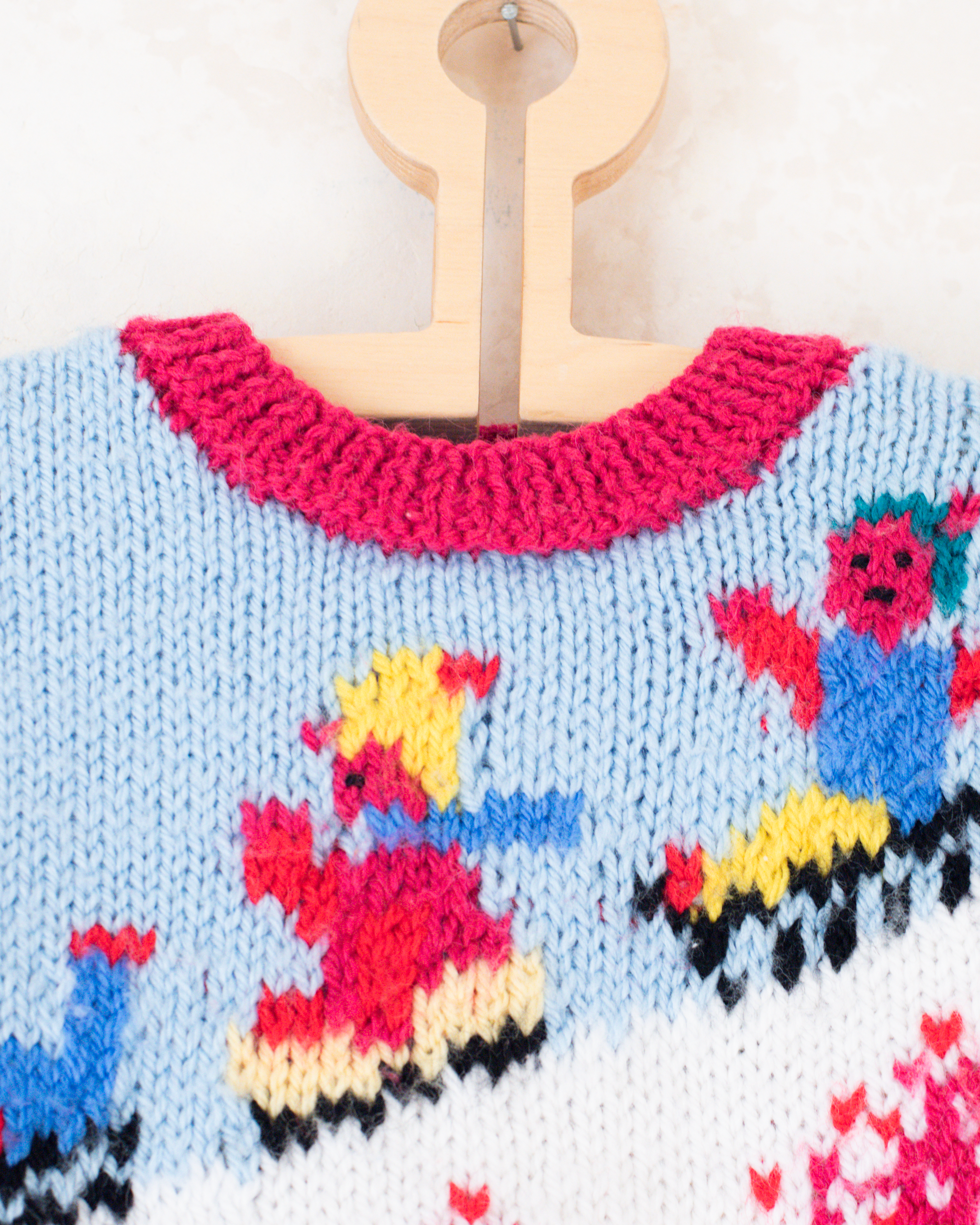 שמלה מצמר עם פתיתי שלג וילדים גולשים | 12-18 חודשים