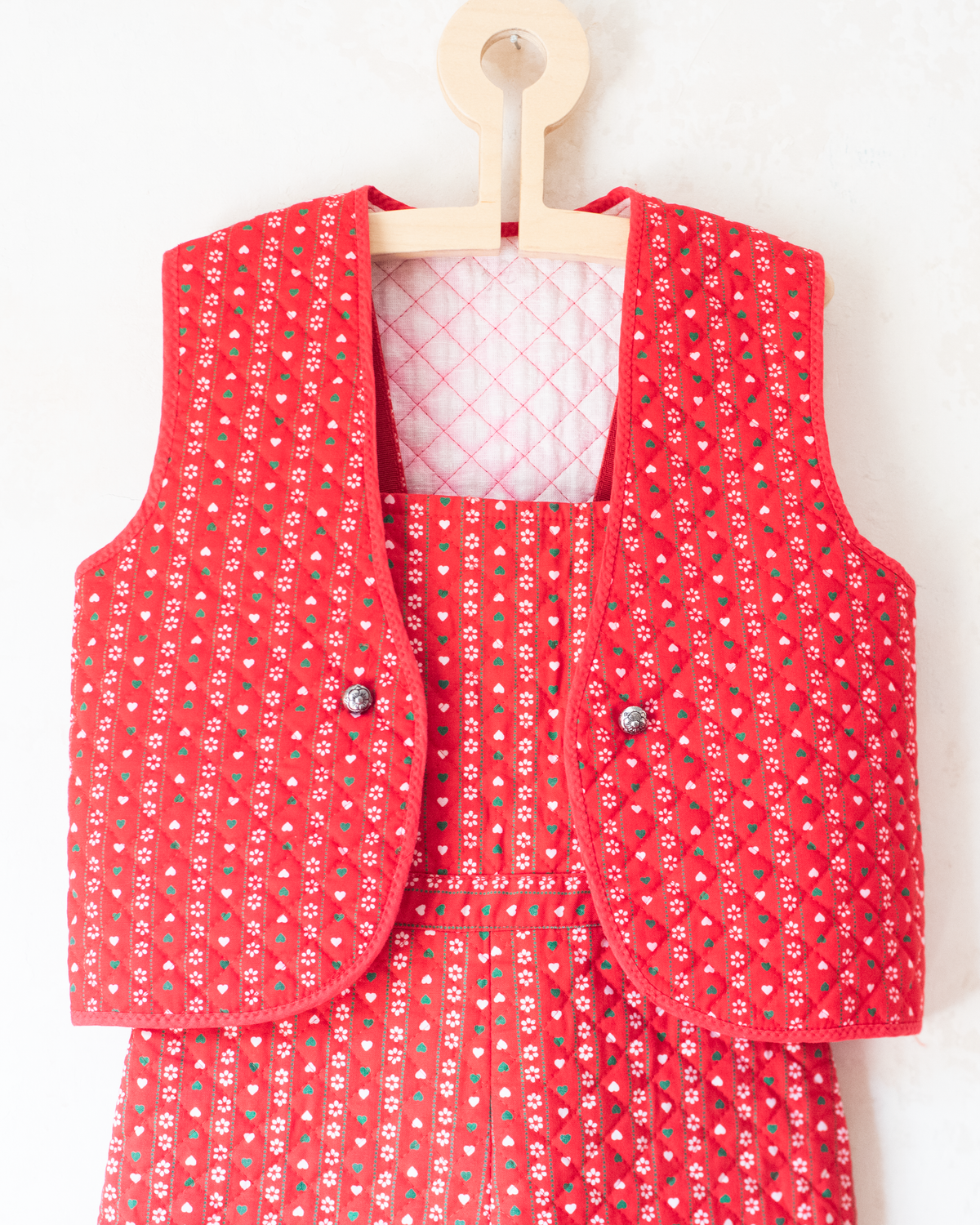 Italian cardigan and sarafan set in red with flowers and hearts | 9-10 years