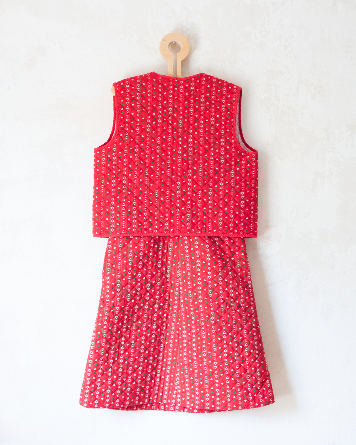 Italian cardigan and sarafan set in red with flowers and hearts | 9-10 years
