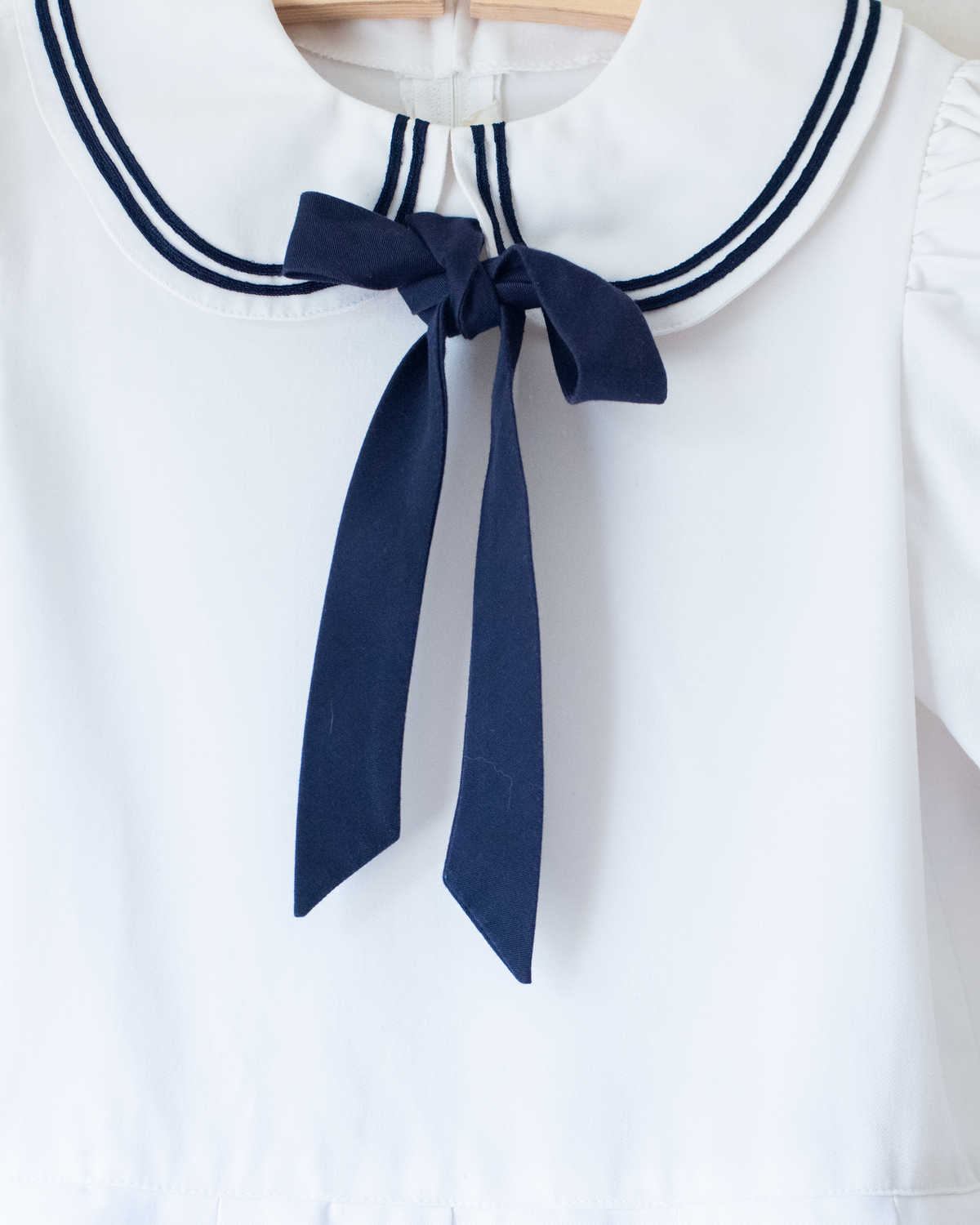 White sailor dress with collar and bow tie | 9-10 years 