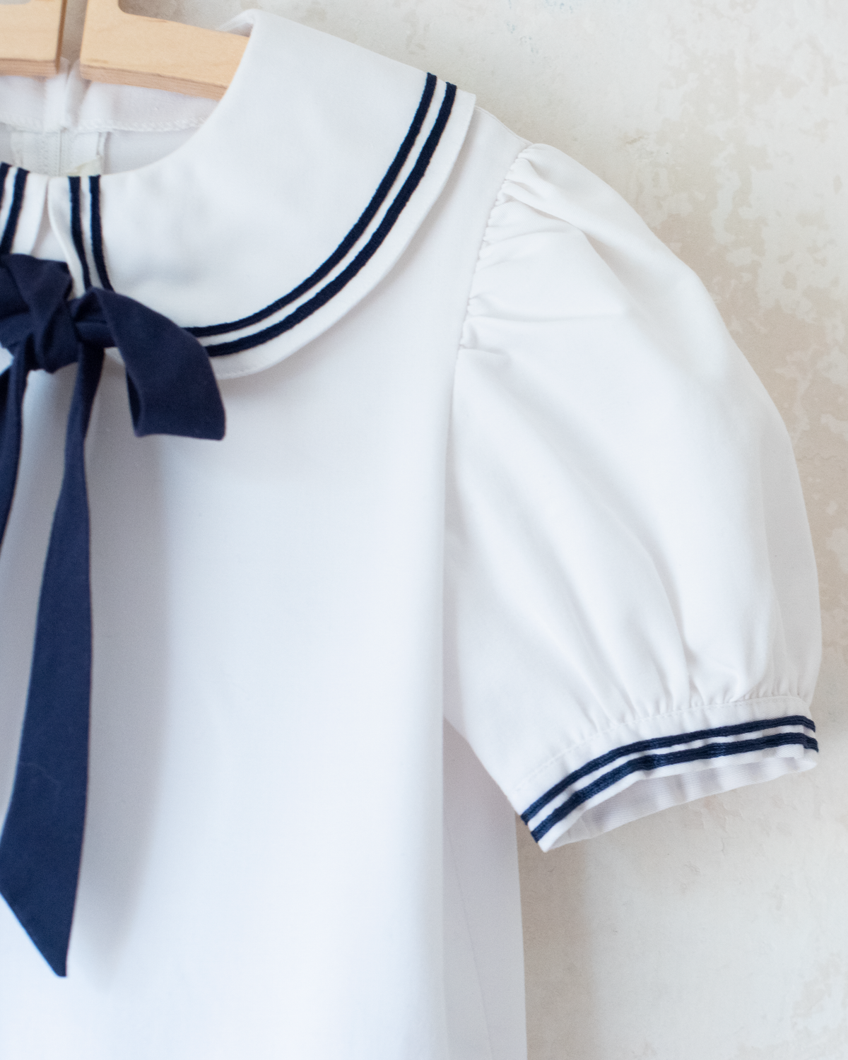 White sailor dress with collar and bow tie | 9-10 years 