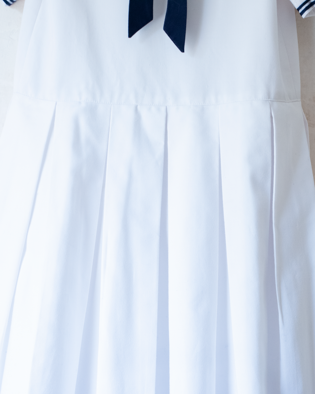 White sailor dress with collar and bow tie | 9-10 years 