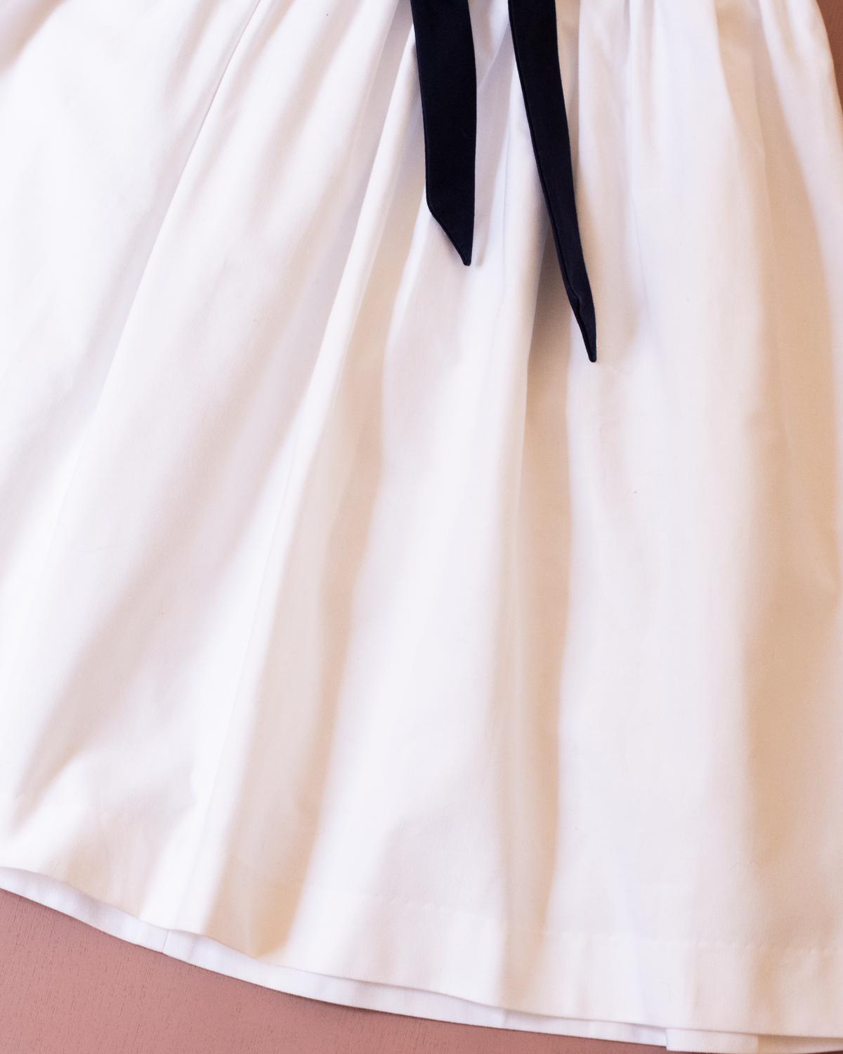 White sailor dress with blue collar and bow tie | 6-7 years