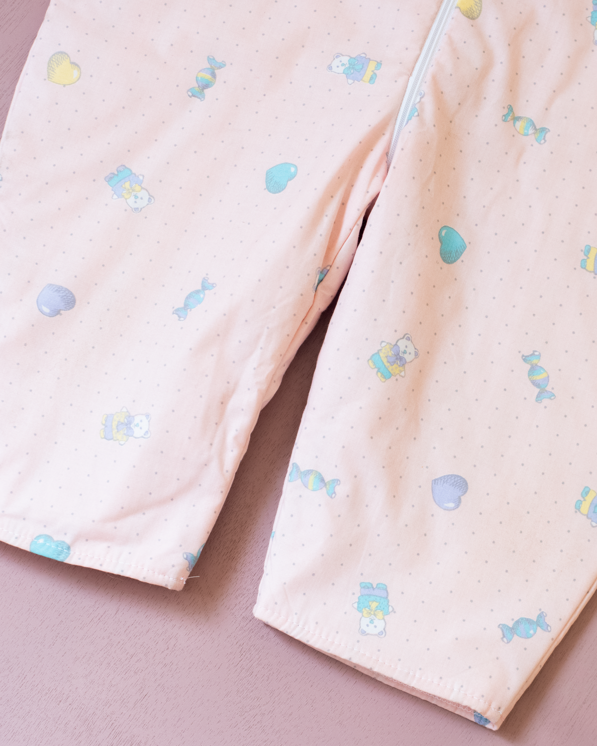 Pink amethyst with bears and candies | 6-9 months