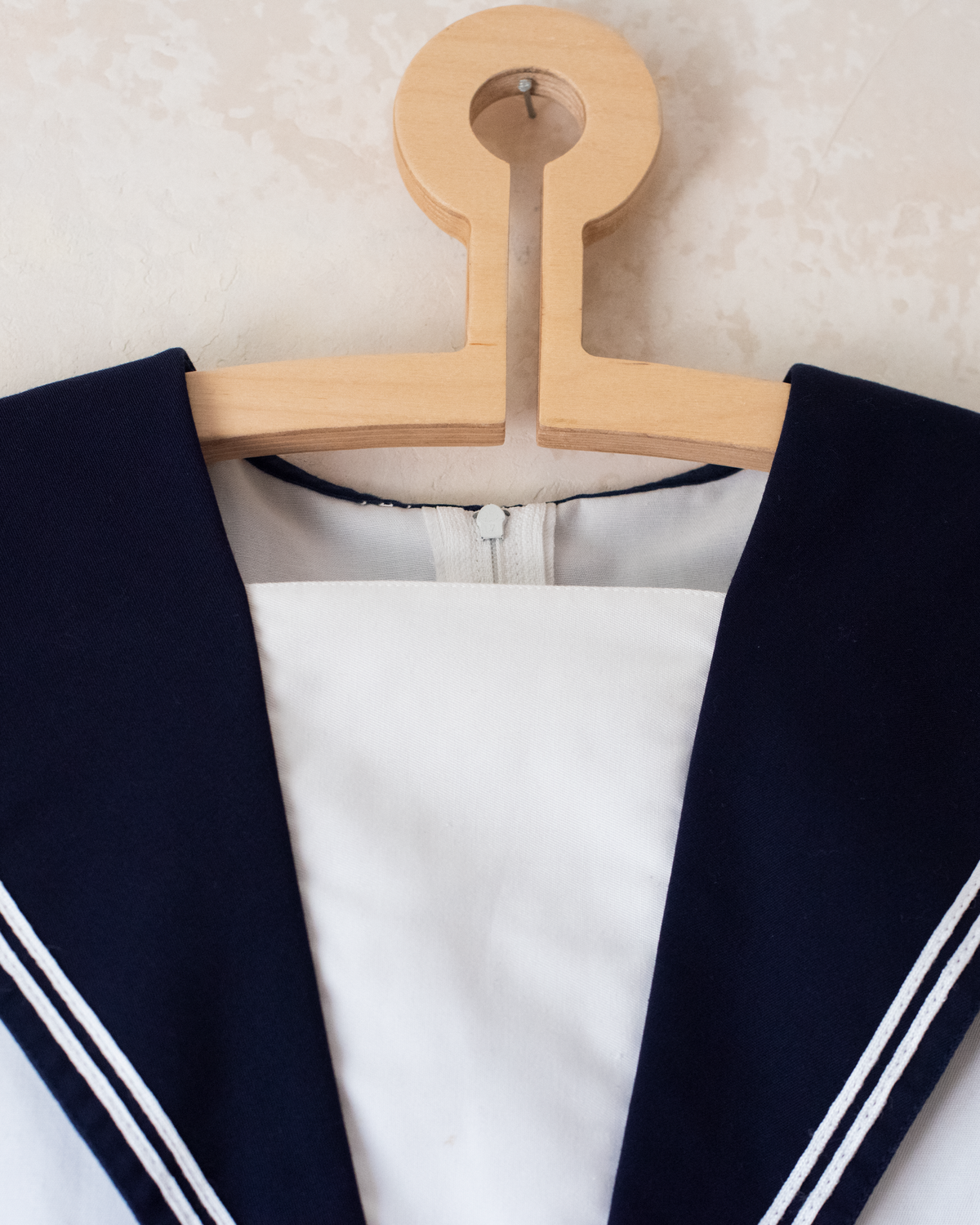 White sailor dress with blue collar and bow tie | 6-7 years