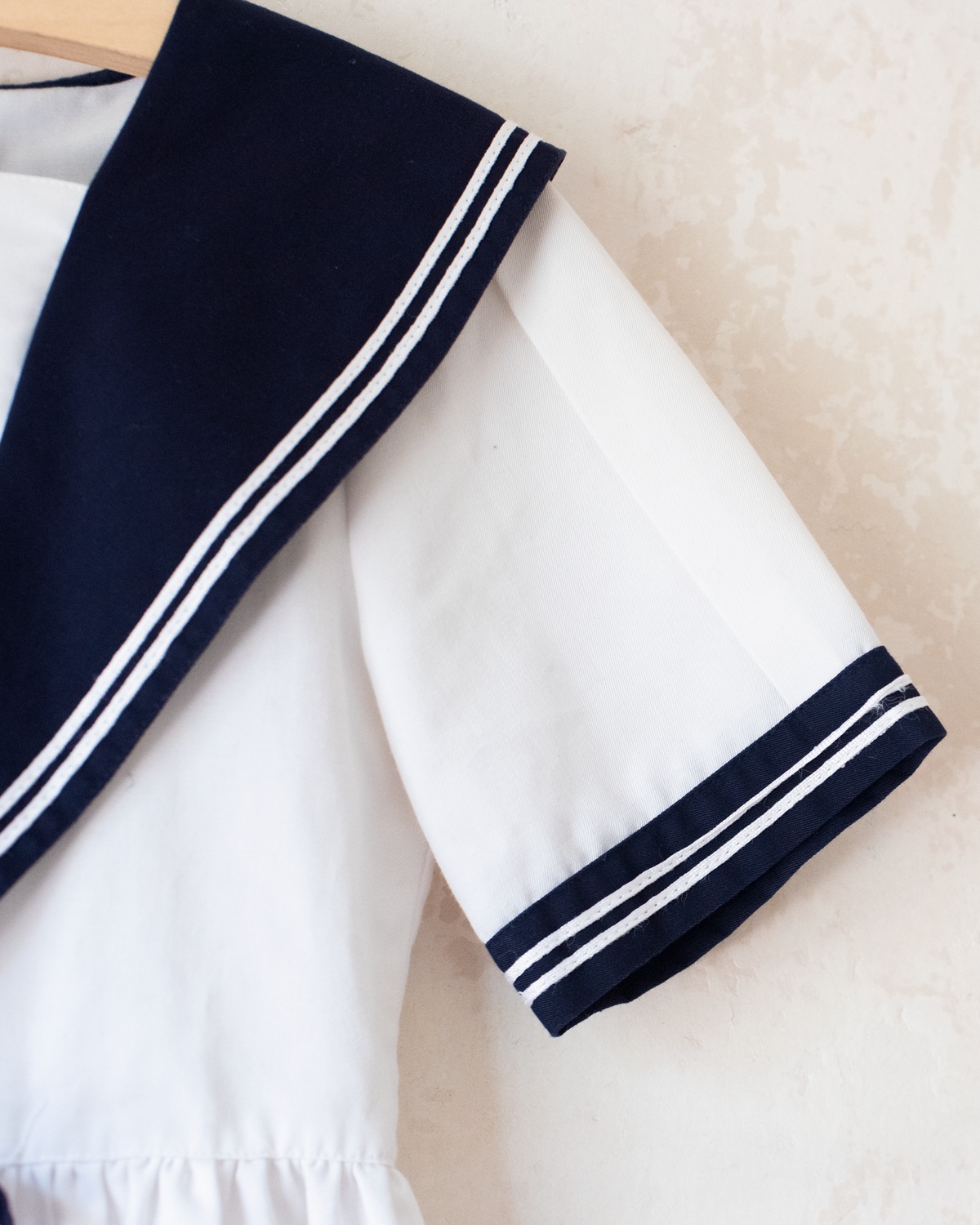 White sailor dress with blue collar and bow tie | 6-7 years