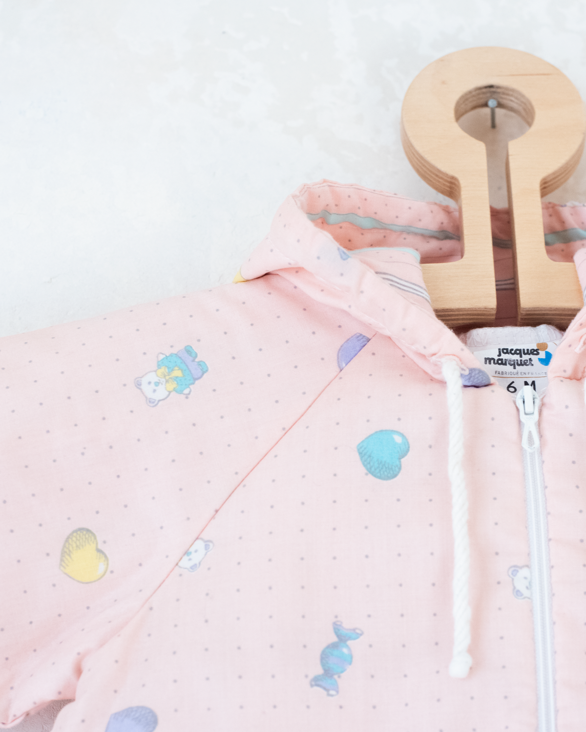 Pink amethyst with bears and candies | 6-9 months