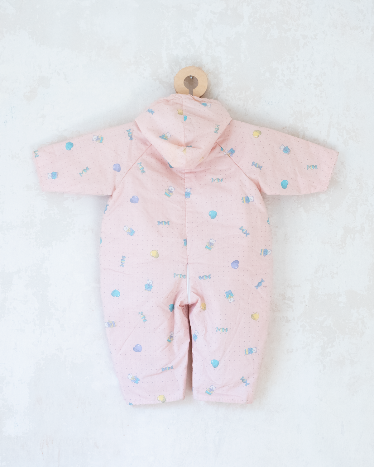 Pink amethyst with bears and candies | 6-9 months