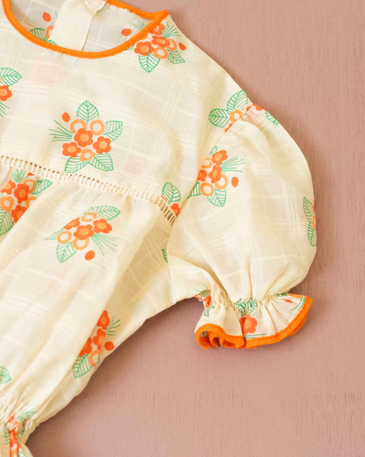 Cream blouse with flowers and lace | French deadstock | 11-12 years