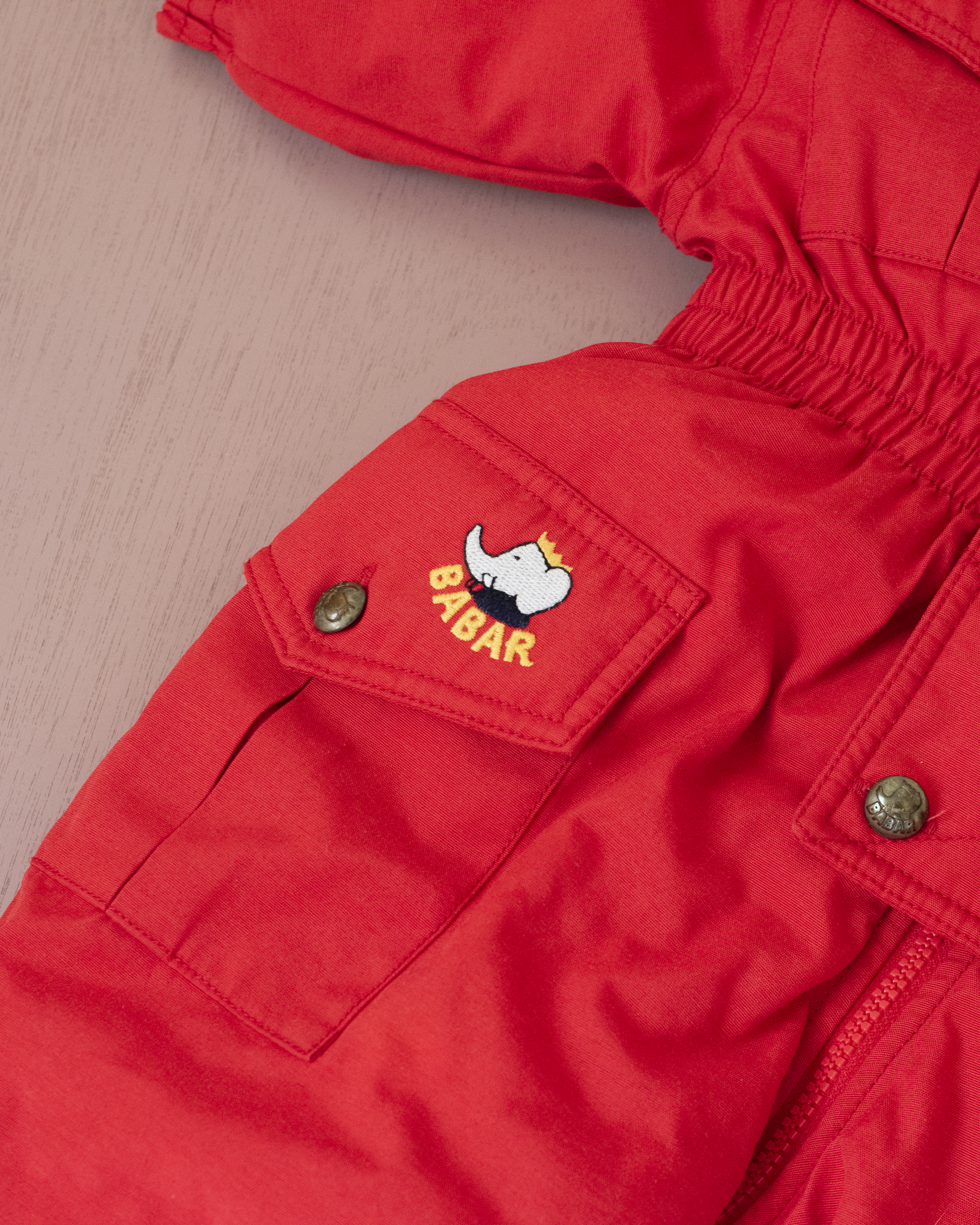 חרמונית אדומה עם רקמות של המלך בבר | 12-18 חודשים