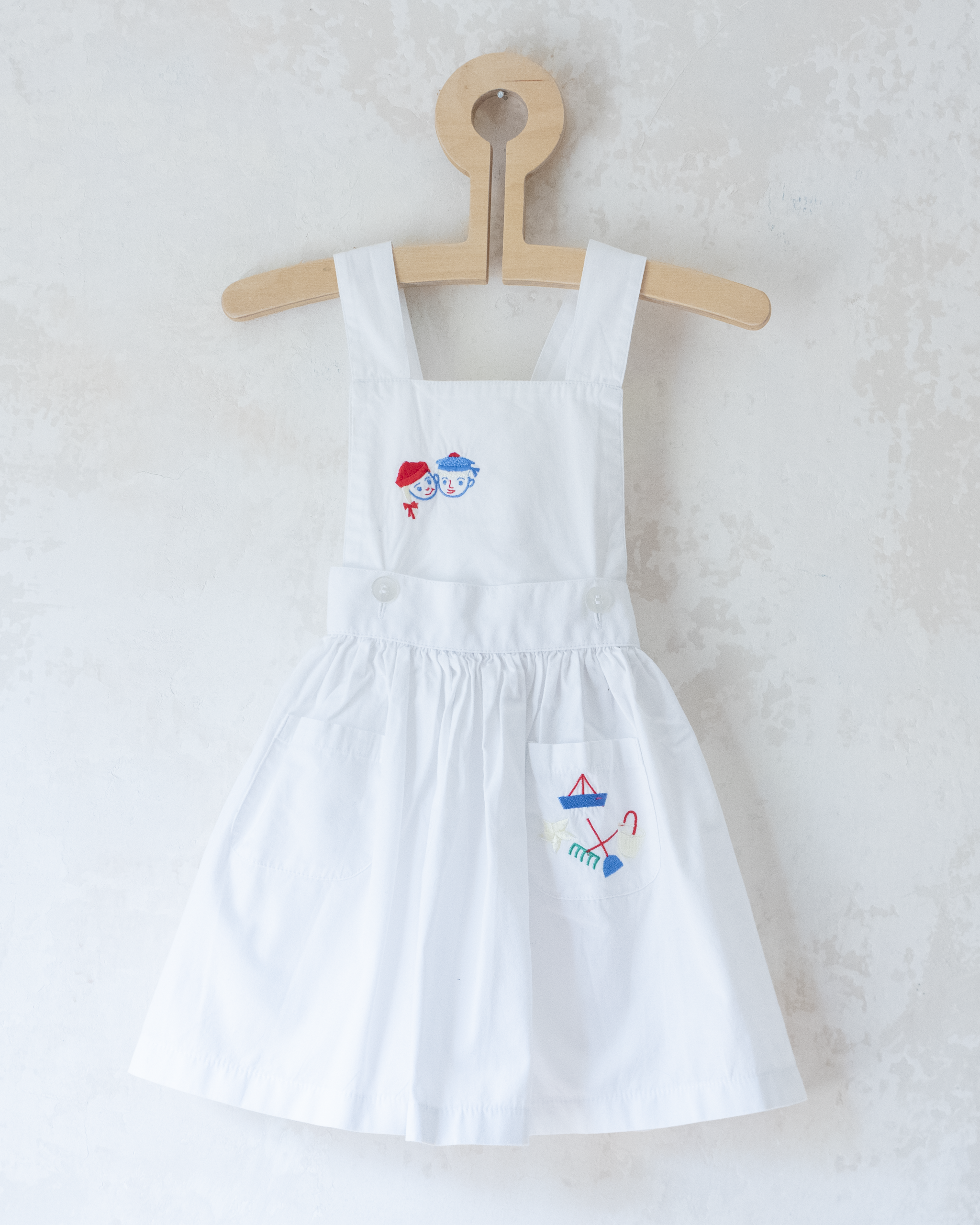 שמלה לבנה עם רקמות קיץ צבעוניות | 18-24 חודשים