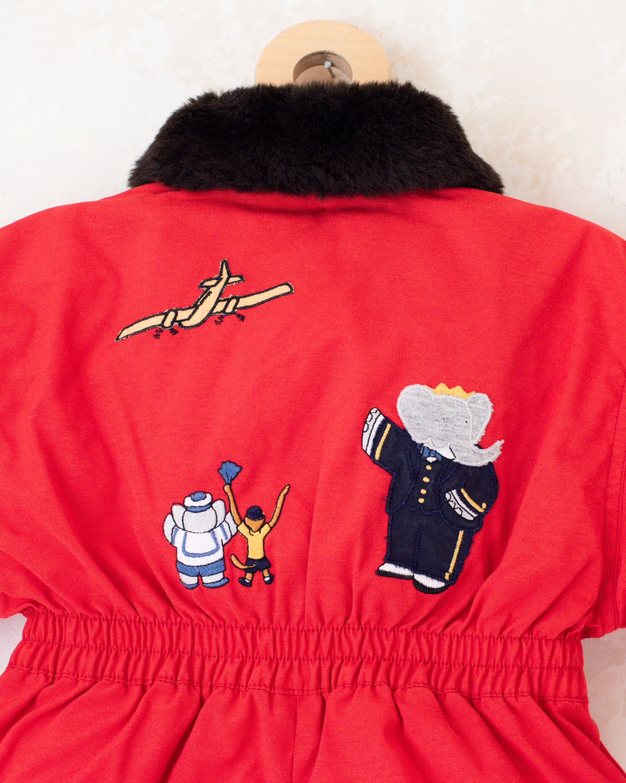 חרמונית אדומה עם רקמות של המלך בבר | 12-18 חודשים