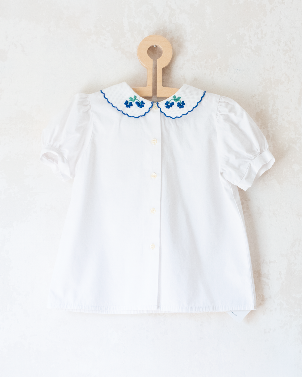 White button-down shirt with embroidered collar | 5-6 years