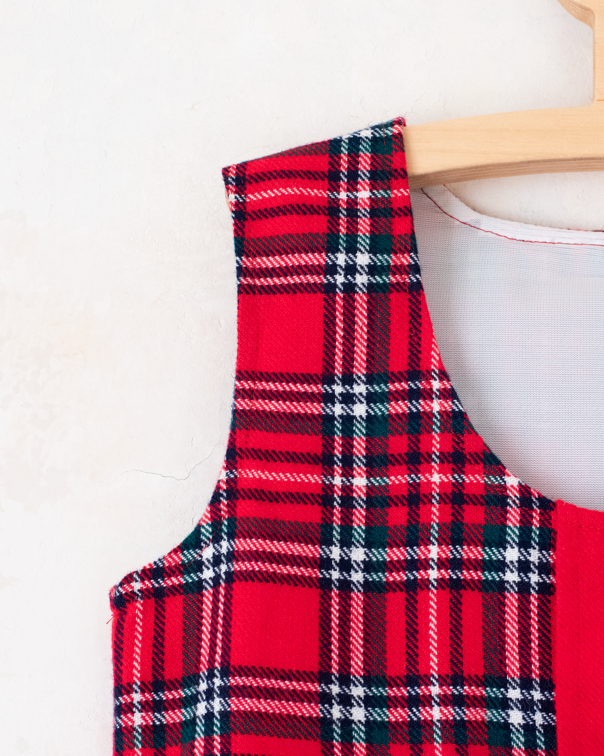Red French plaid pinafore from the seventies | 7-8 years