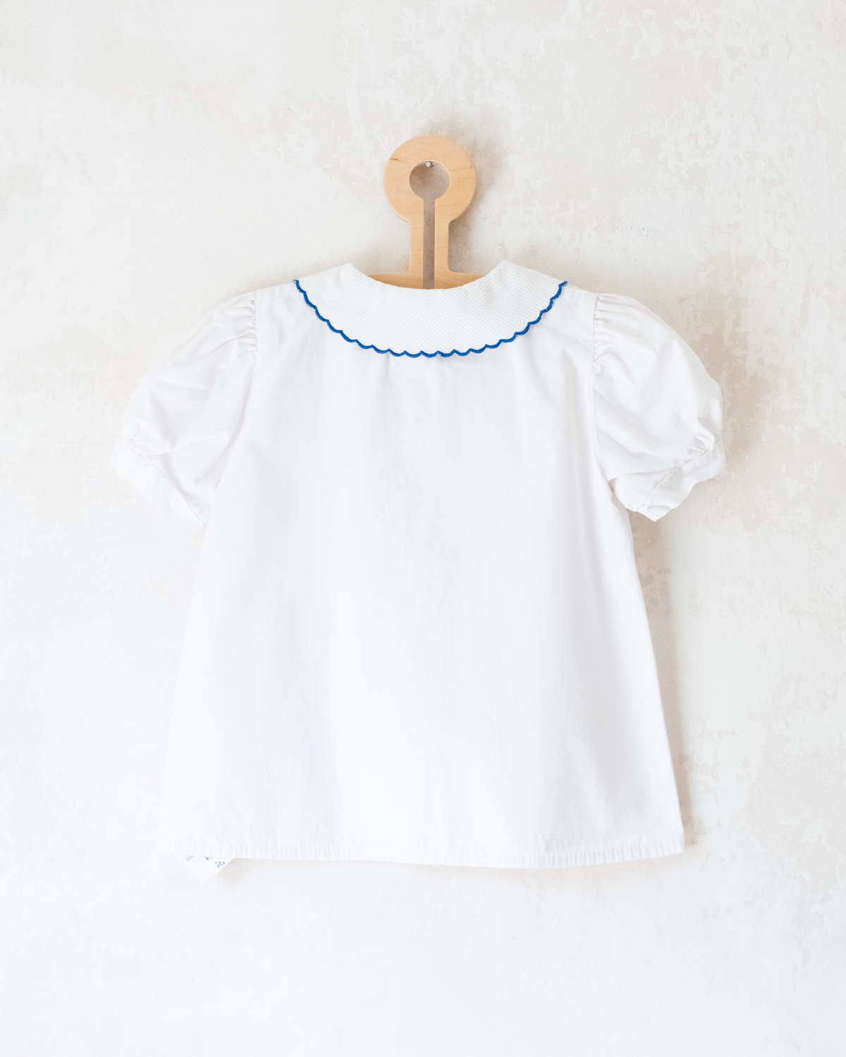 White button-down shirt with embroidered collar | 5-6 years