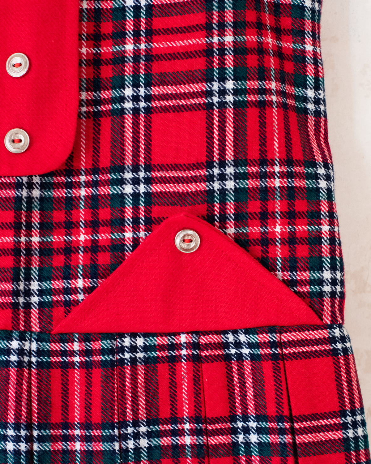 Red French plaid pinafore from the seventies | 7-8 years