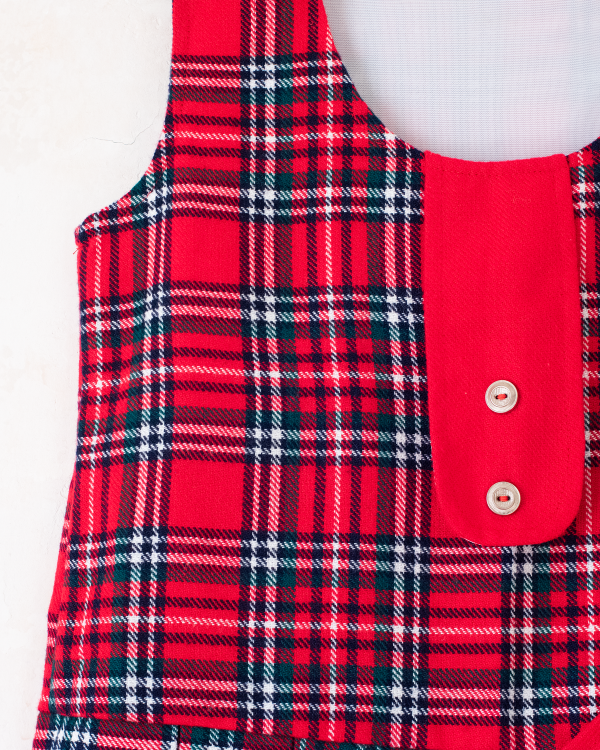 Red French plaid pinafore from the seventies | 7-8 years