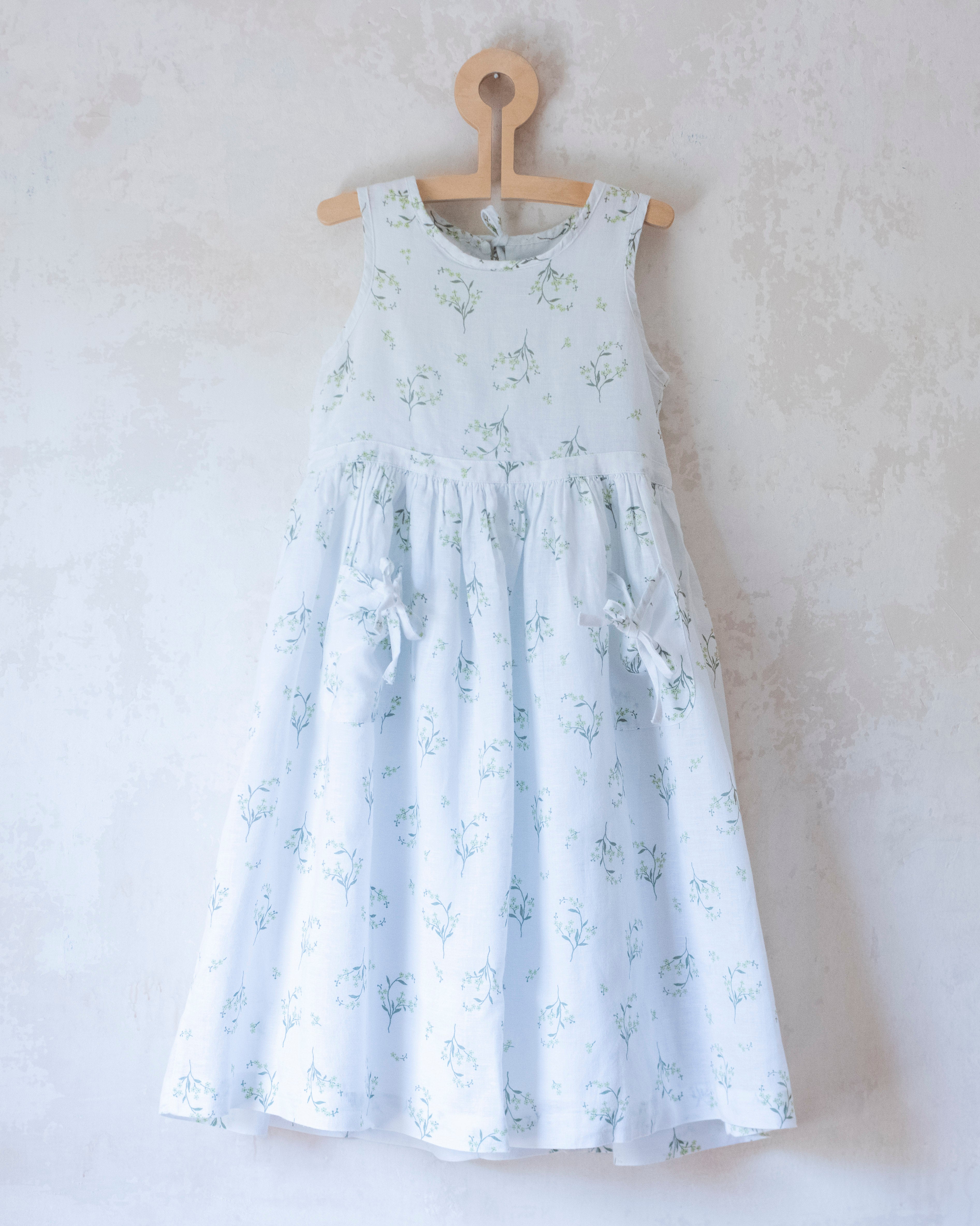 שמלה אביבית עם פרחים ירוקים | 8-9 שנים