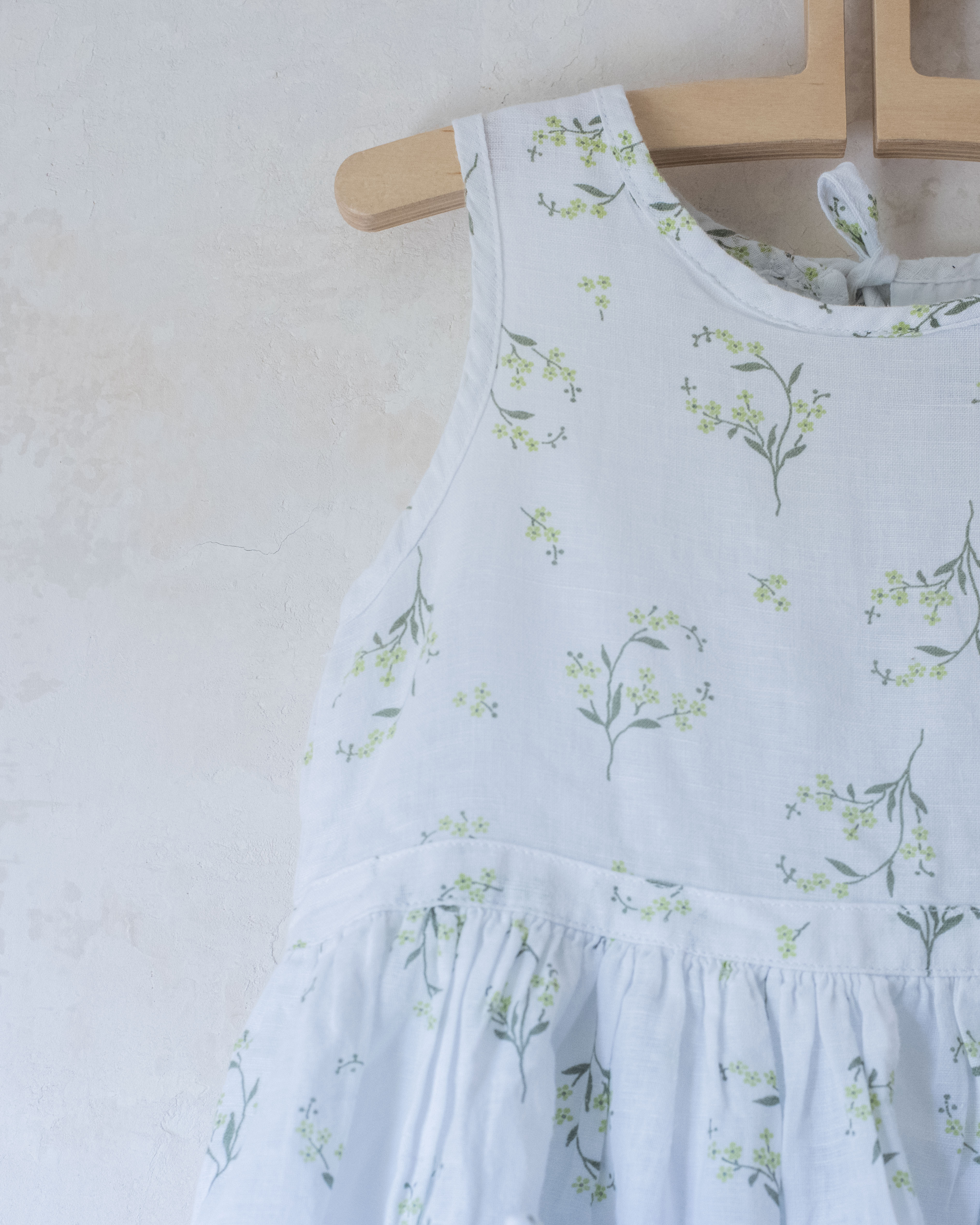 שמלה אביבית עם פרחים ירוקים | 8-9 שנים