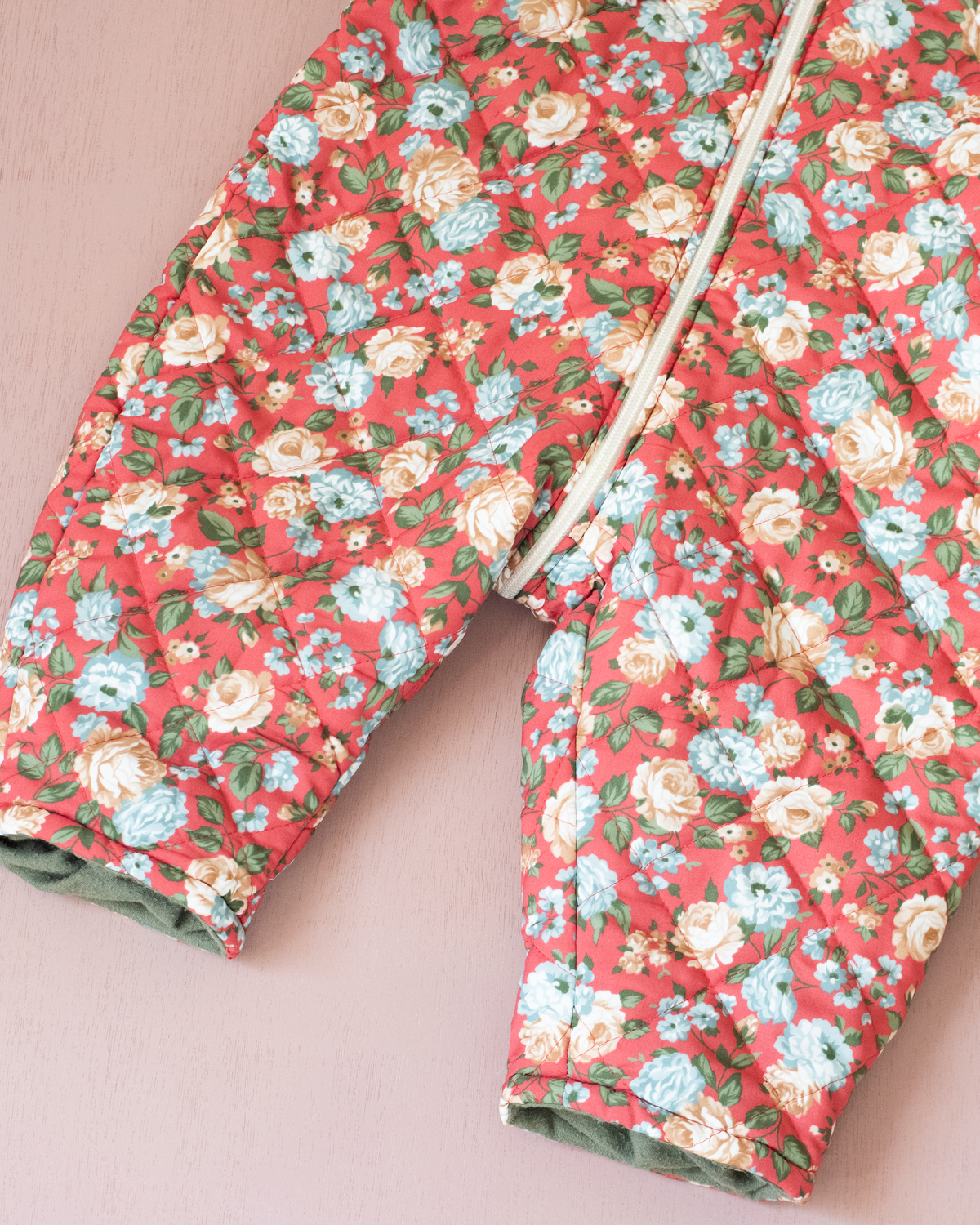 Floral snowsuit with a fur hood | 12-18 months