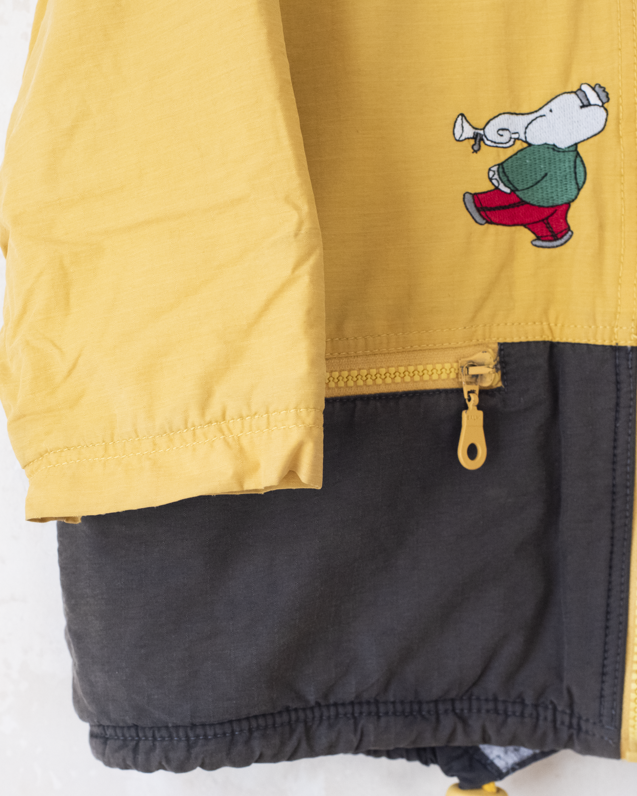 ז׳קט חום וצהוב עם רקמות של המלך בבר | 5-6 שנים