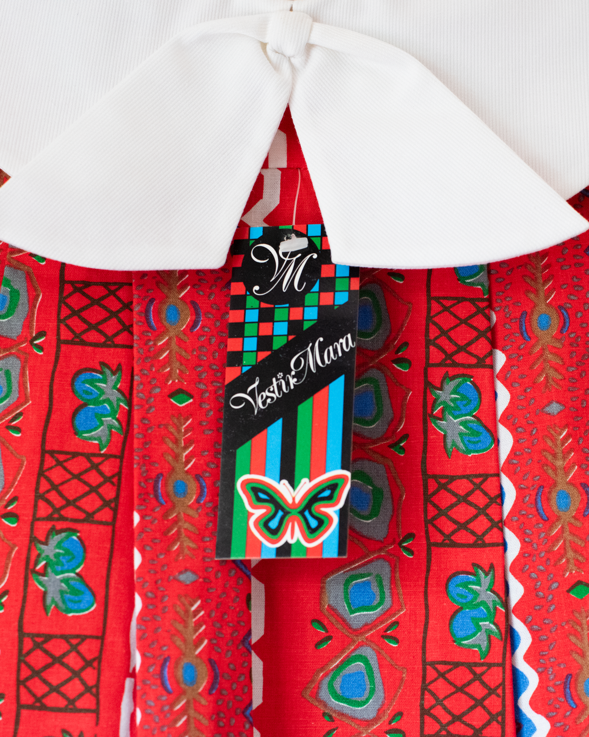 Red printed dress with wide collar | Spanish Deadstock | 5-6 years