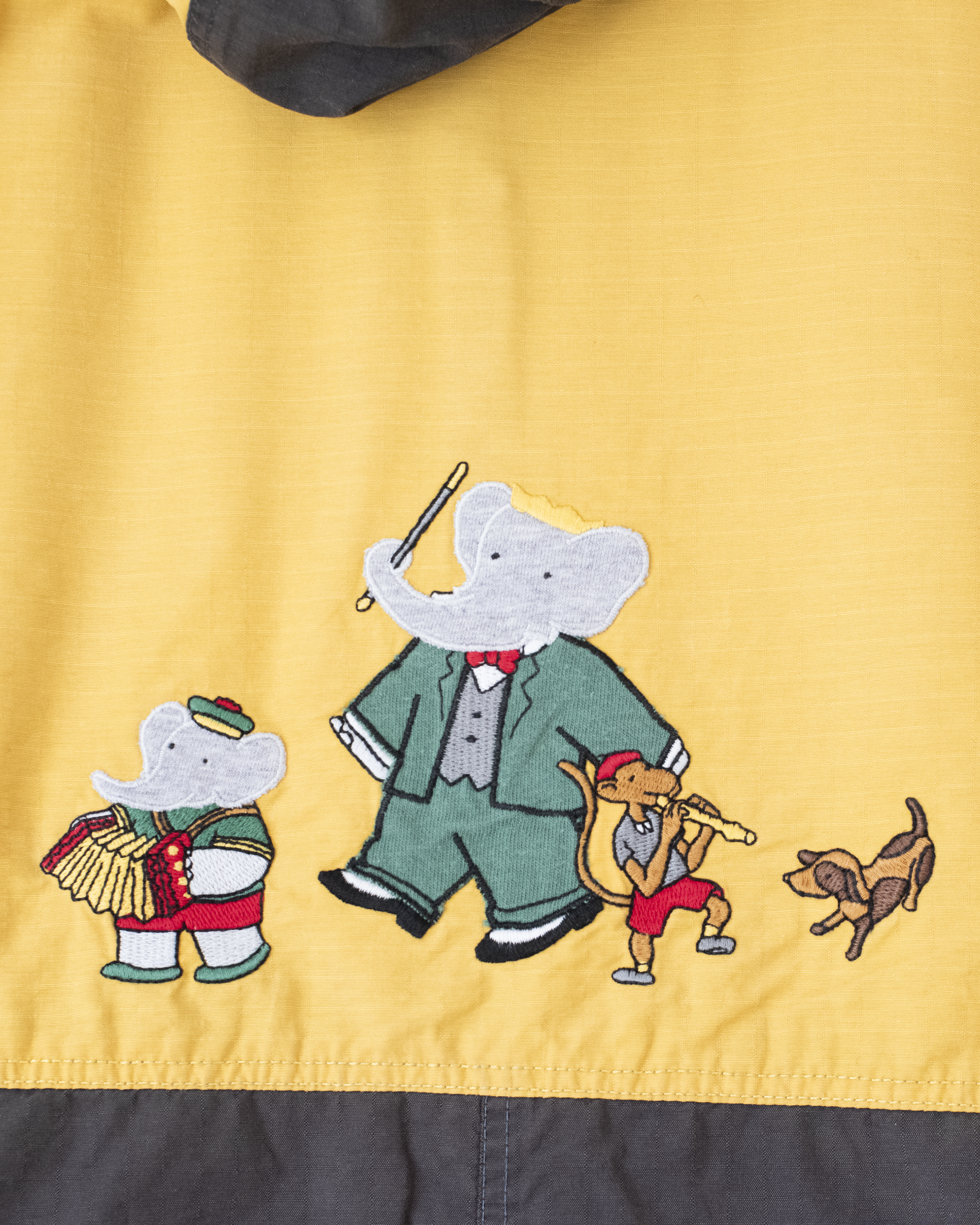 ז׳קט חום וצהוב עם רקמות של המלך בבר | 5-6 שנים