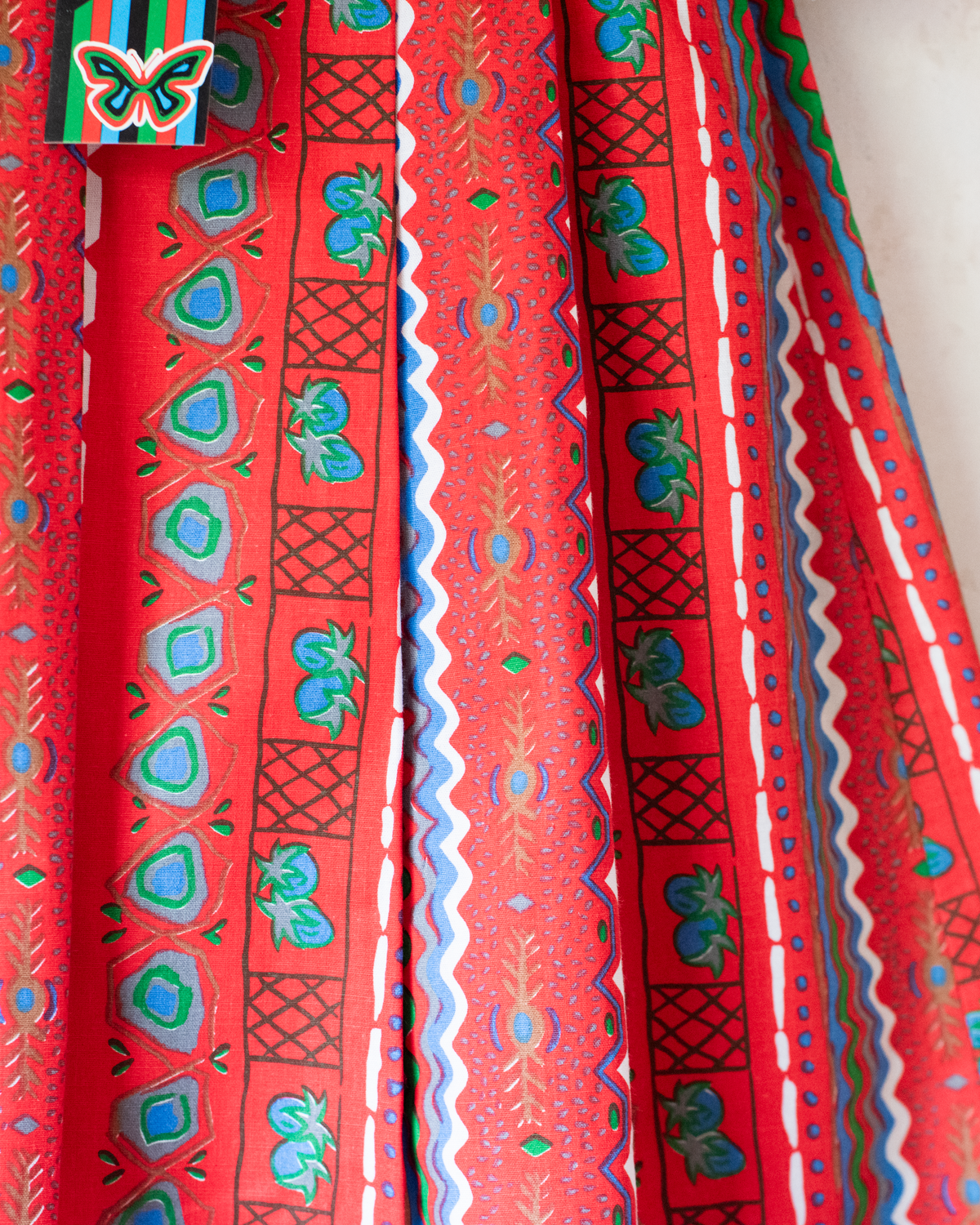 Red printed dress with wide collar | Spanish Deadstock | 5-6 years