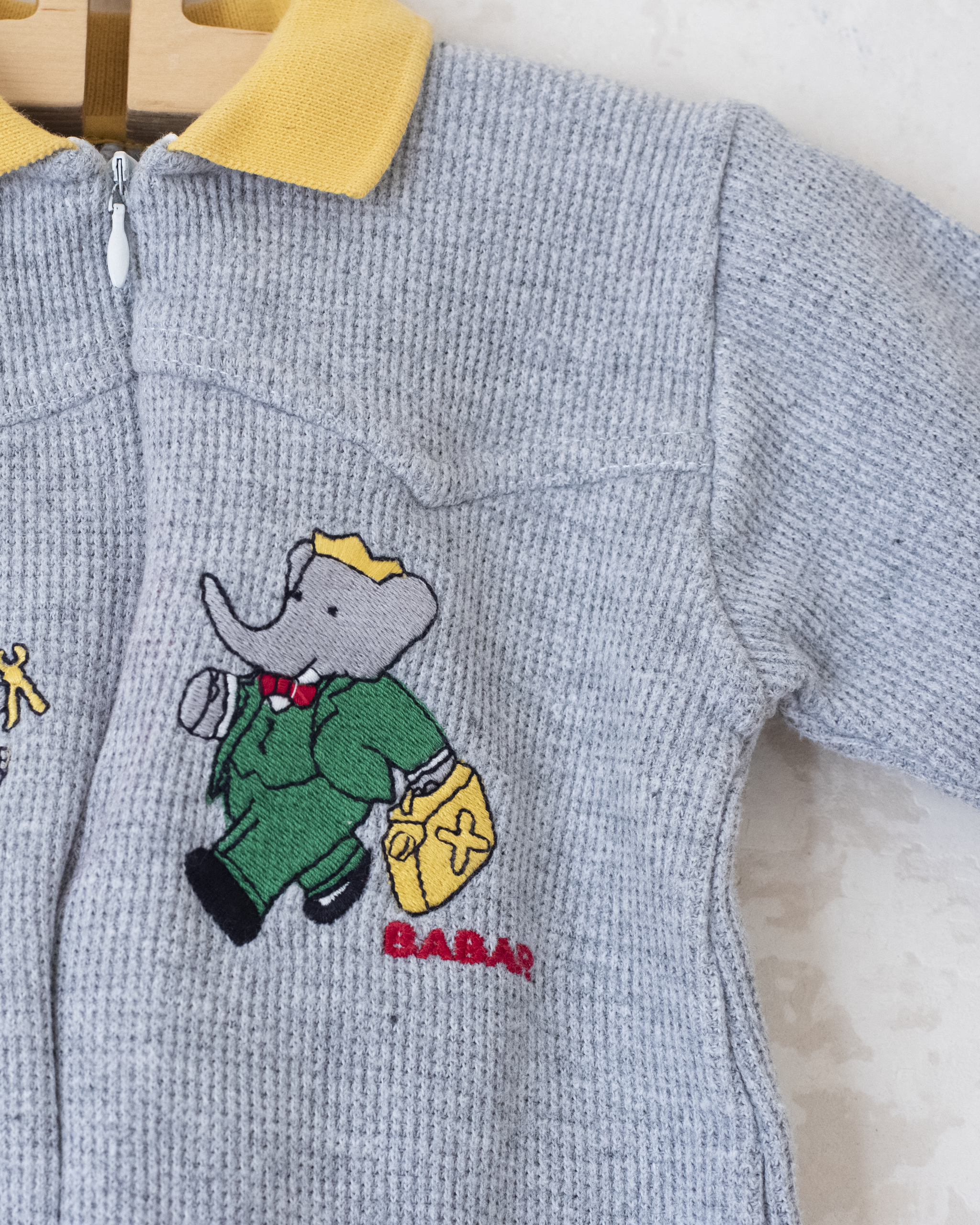 אוברול אפור עם רקמות של המלך בבר | 3-6 חודשים