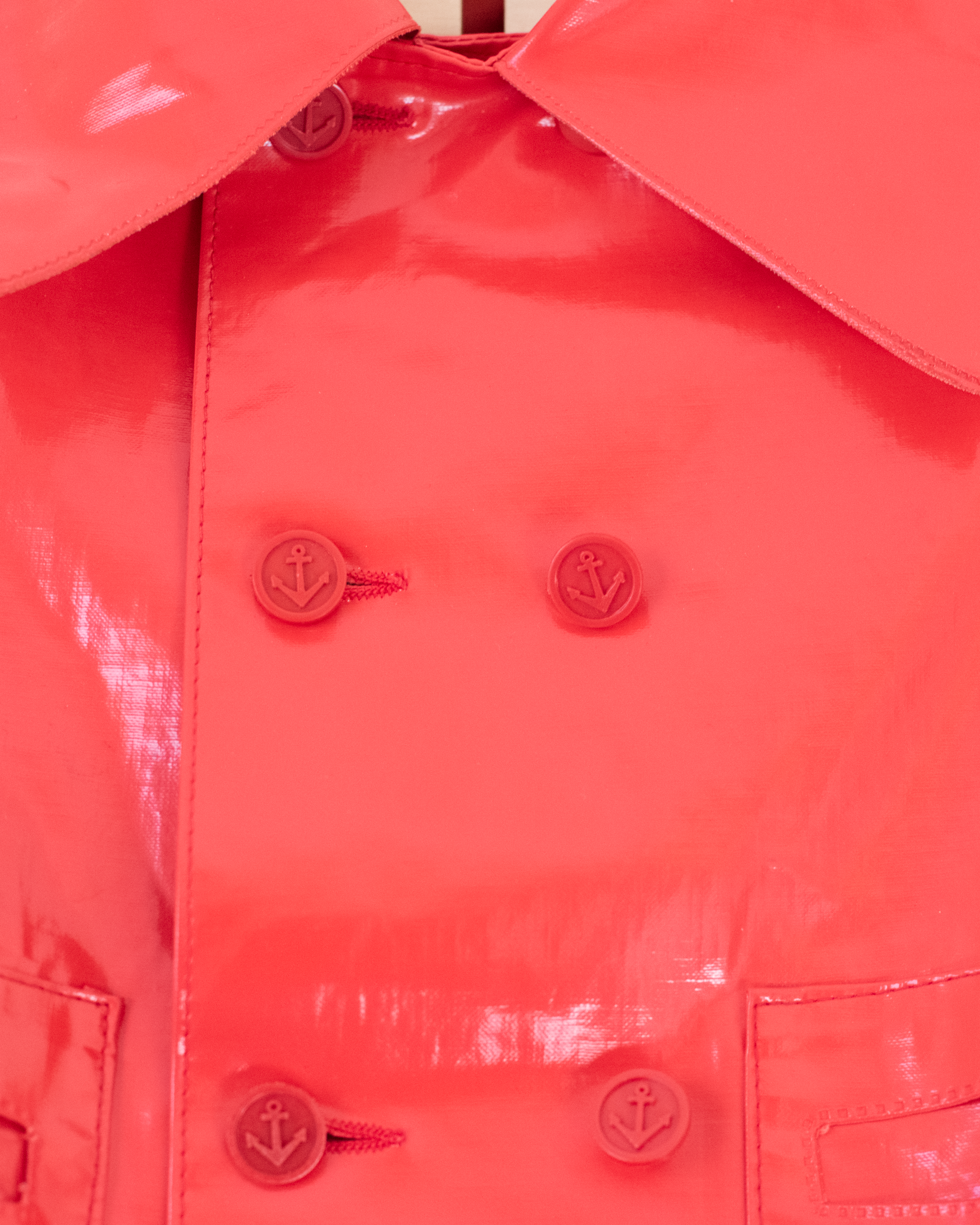 מעיל גשם אדום צרפתי עם כפתורי עוגנים | 2-3 שנים
