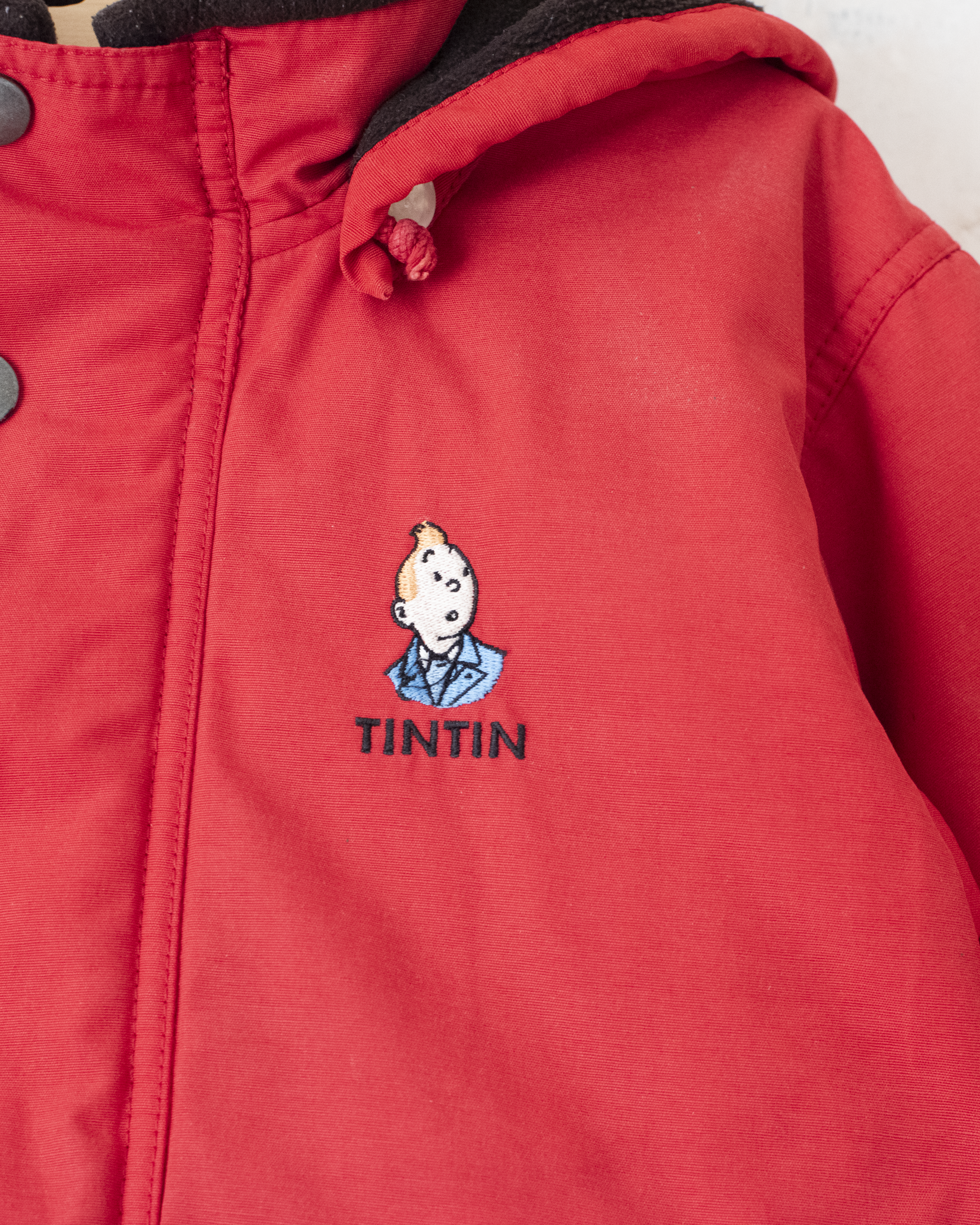 מעיל אדום עם רקמות של טינטין | 5-6 שנים