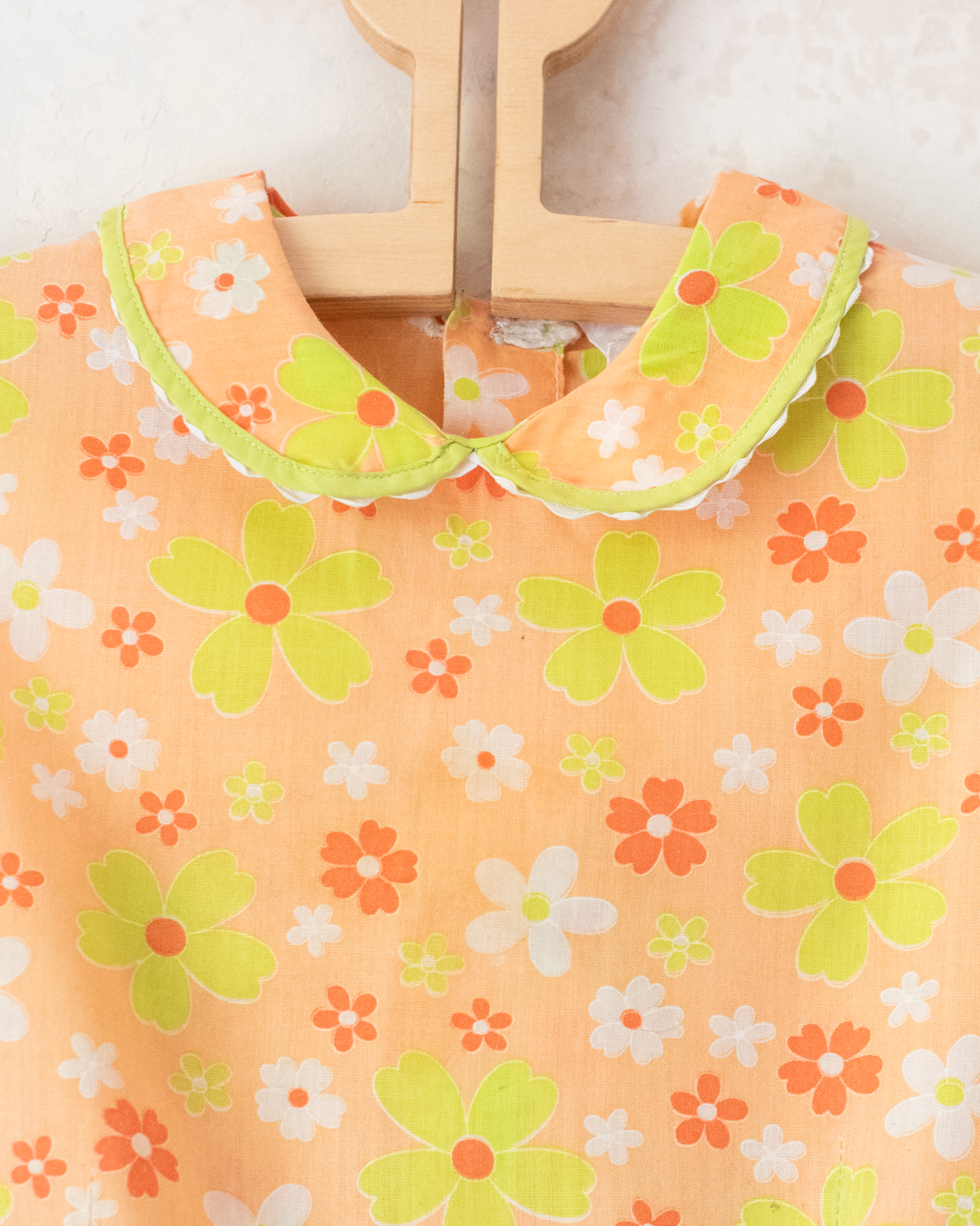 Seventies floral dress in shades of orange | 2-3 years