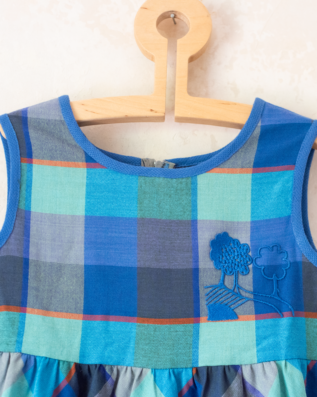 Plaid dress with tree embroidery | French deadstock from the 70s | 7-8 years