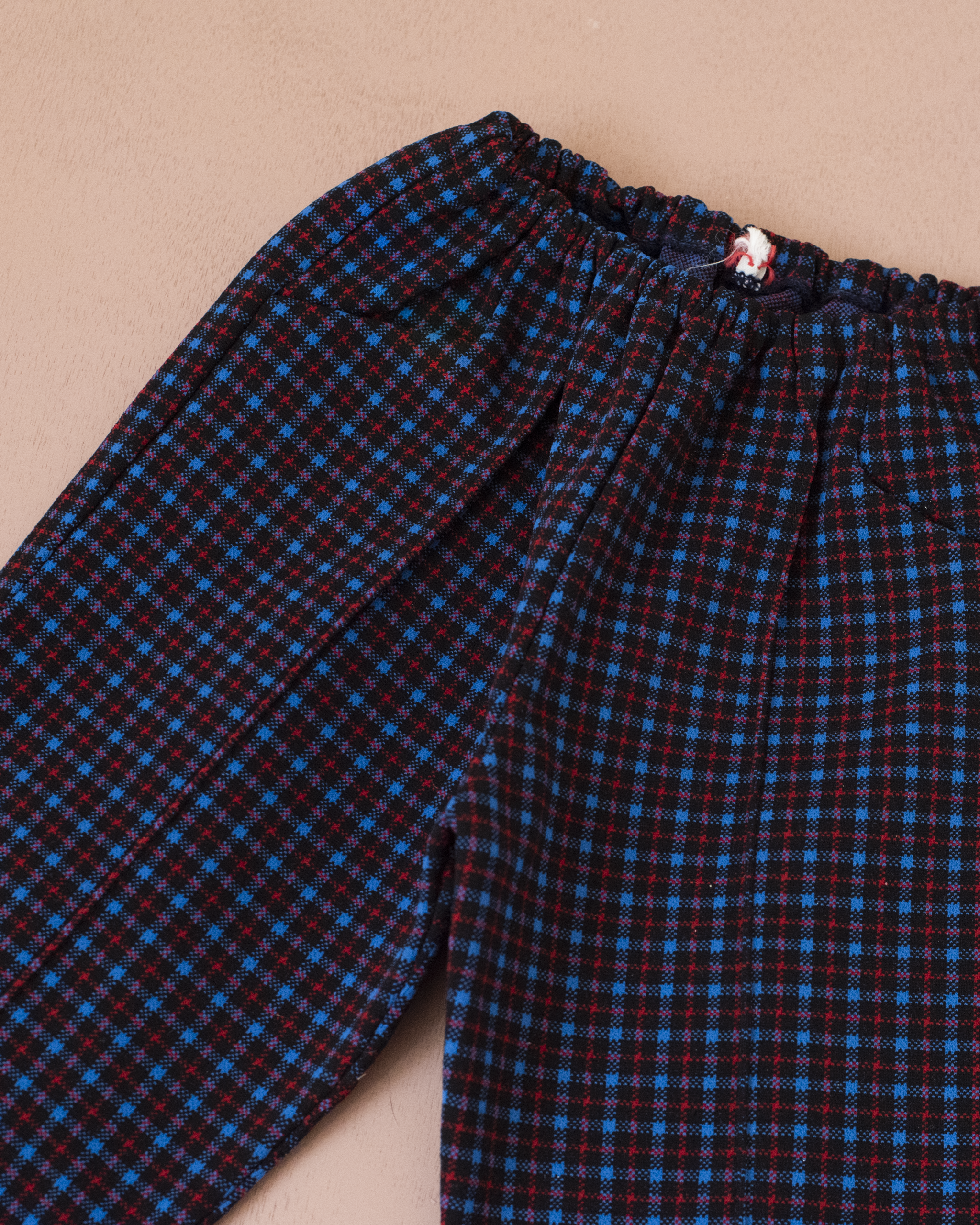 מכנסי רגליות משובצים | דד סטוק צרפתי מהסבנטיז | 6-7 שנים