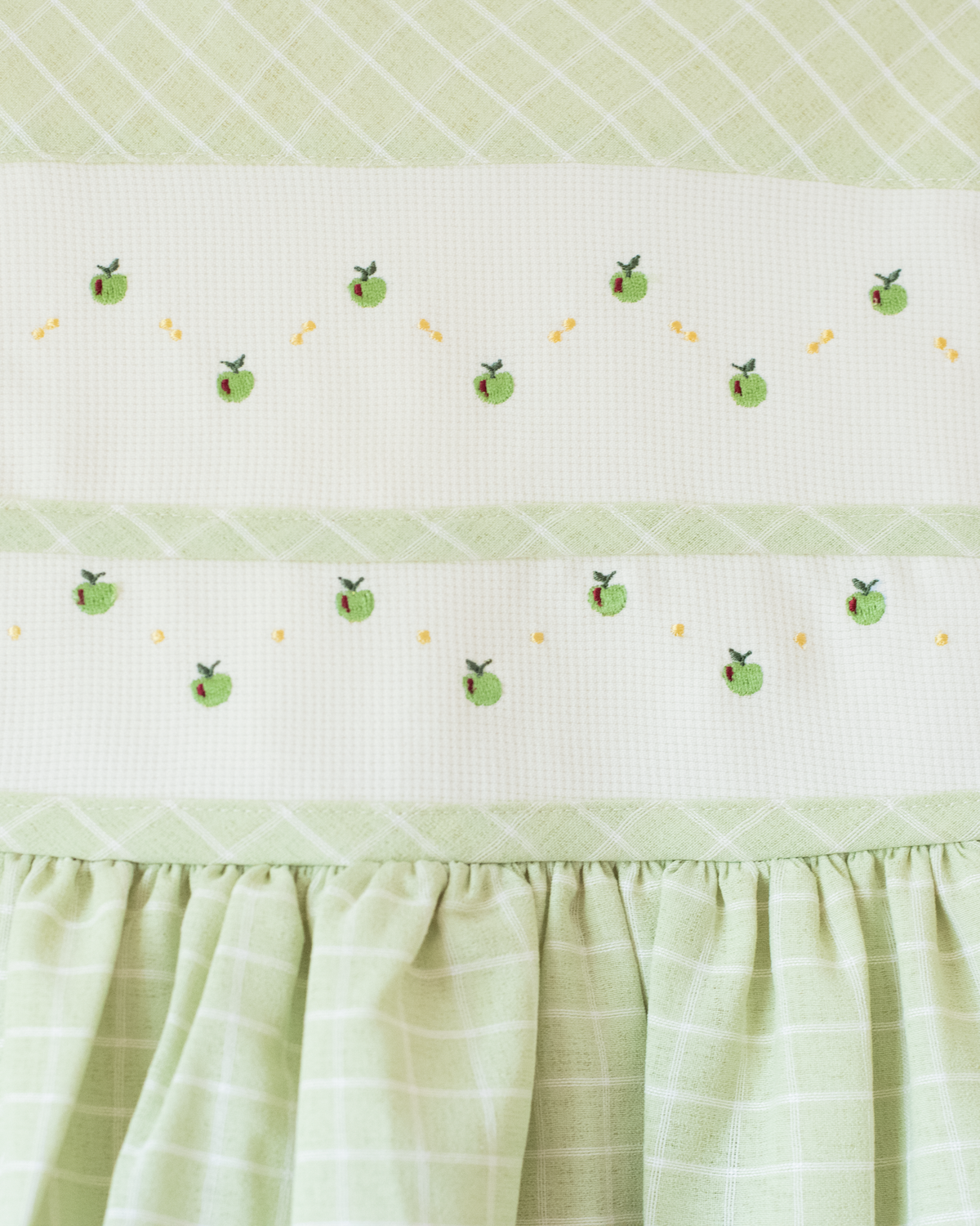 Green plaid dress with apple embroidery | Spanish deadstock | 6-7 years