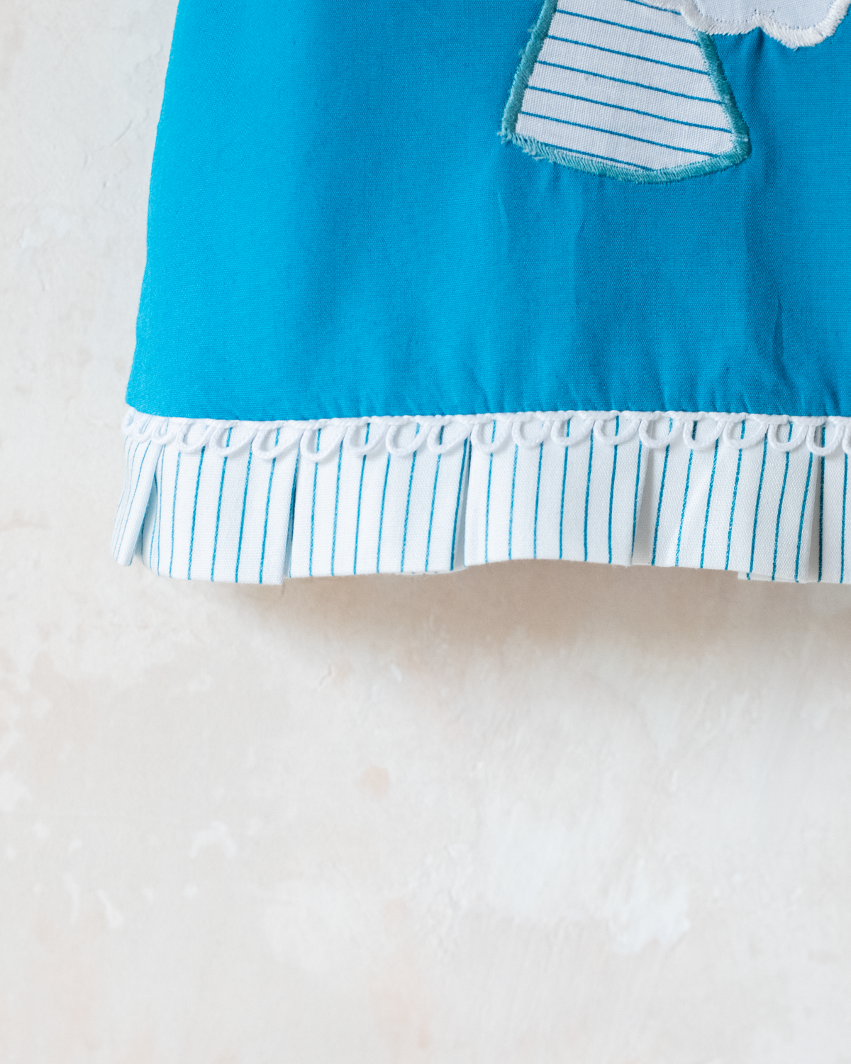 Light blue dress with adult embroidery and pipe | French dead stock | 18-24 months