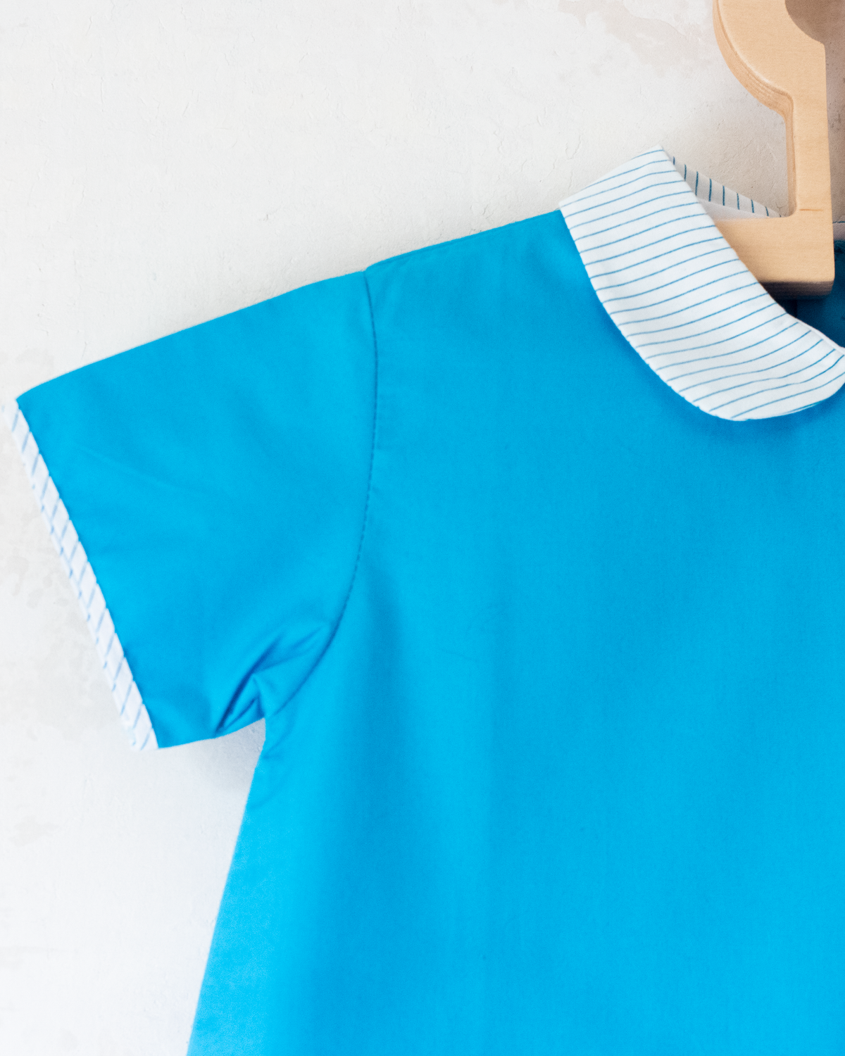 Light blue dress with adult embroidery and pipe | French dead stock | 18-24 months
