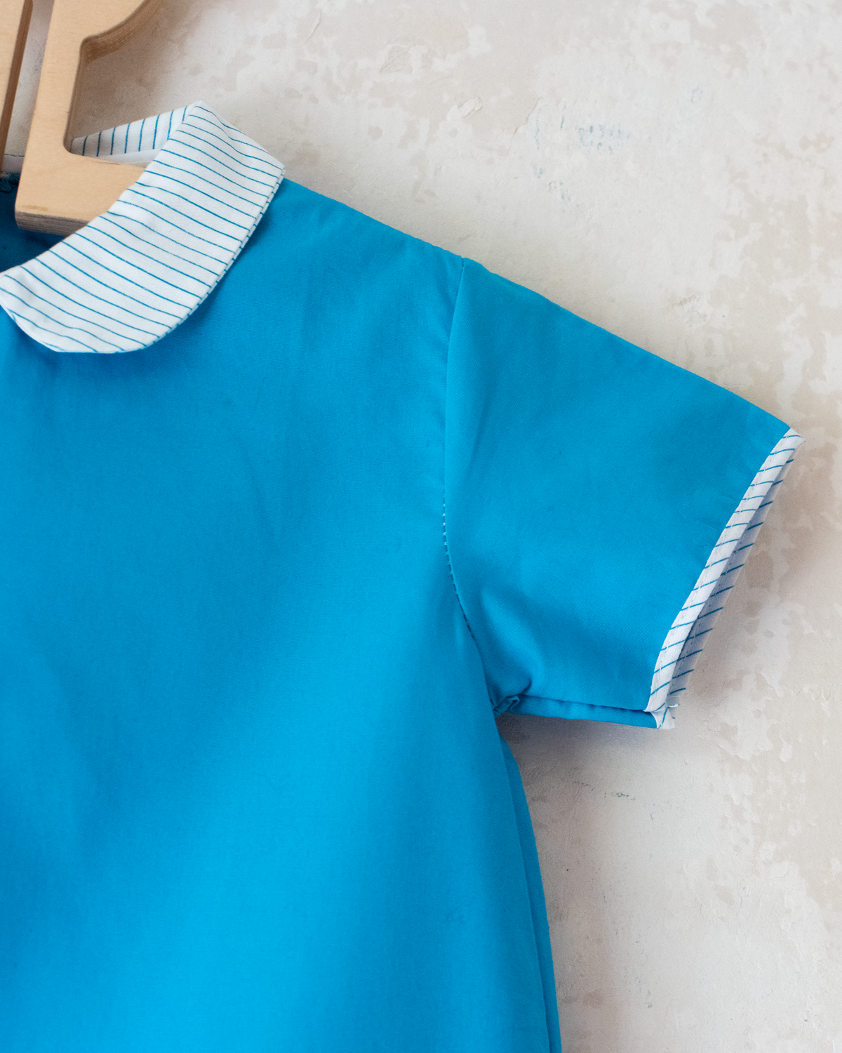 Light blue dress with adult embroidery and pipe | French dead stock | 18-24 months