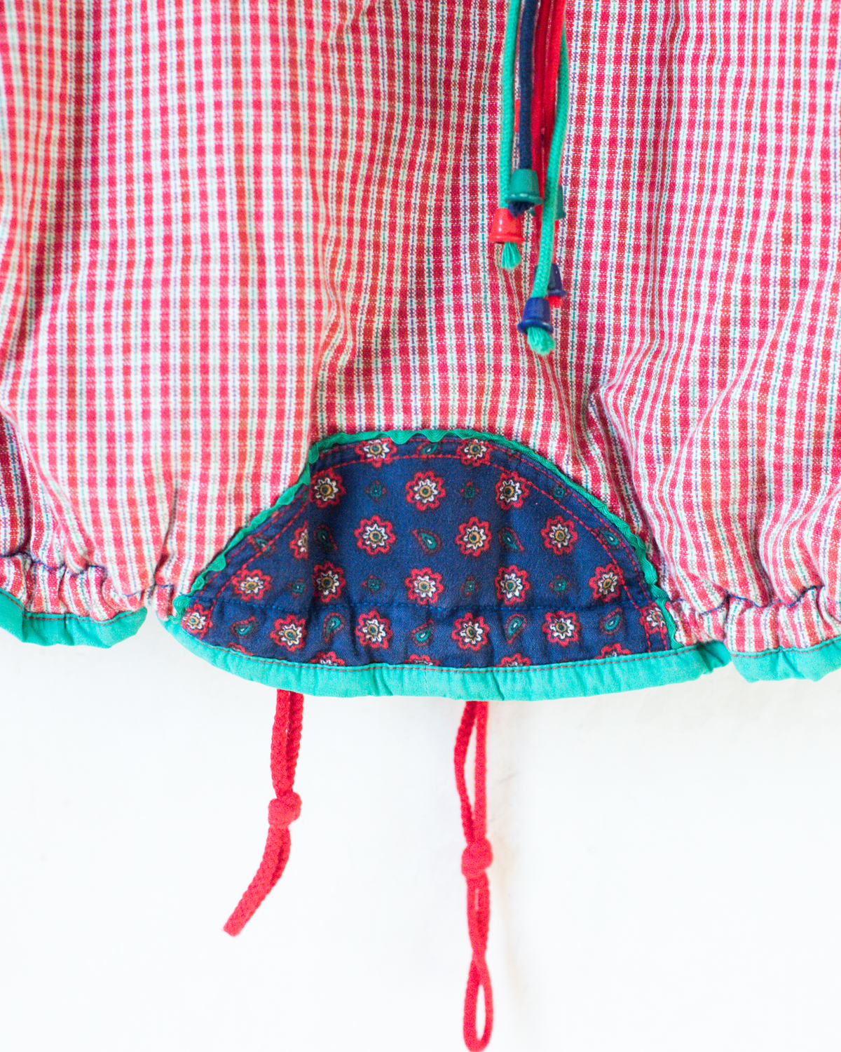 Plaid jacket with flowers and pointed hat | 5-6 years