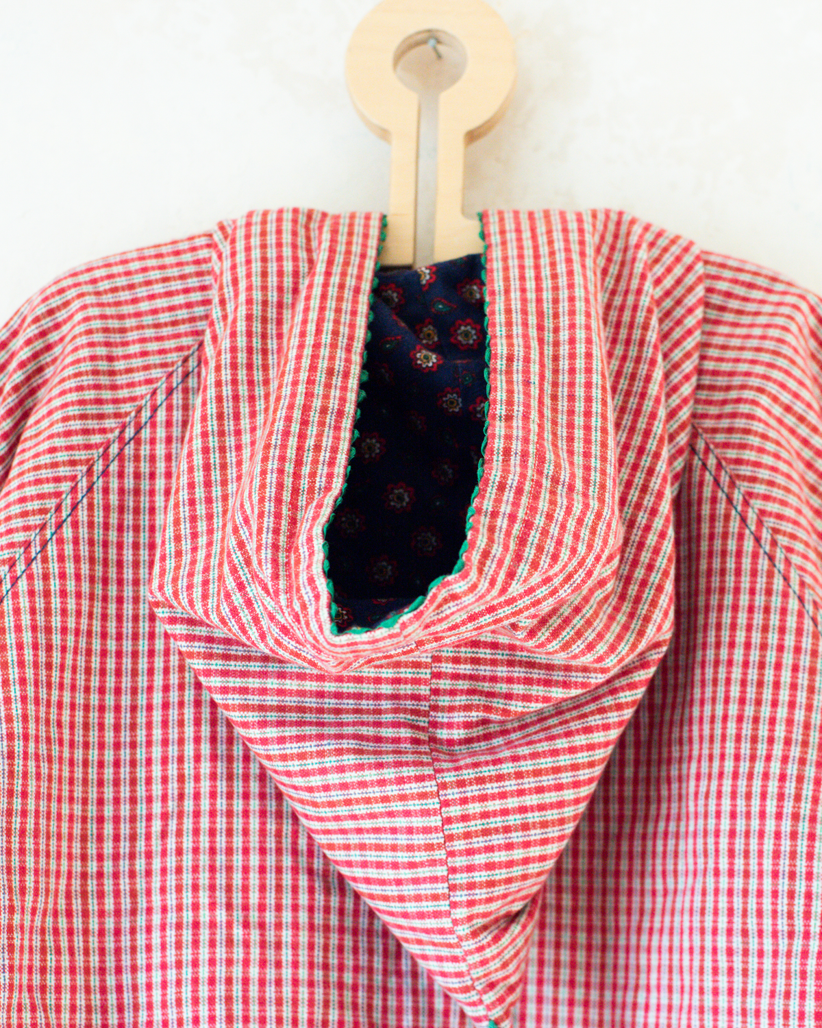 Plaid jacket with flowers and pointed hat | 5-6 years
