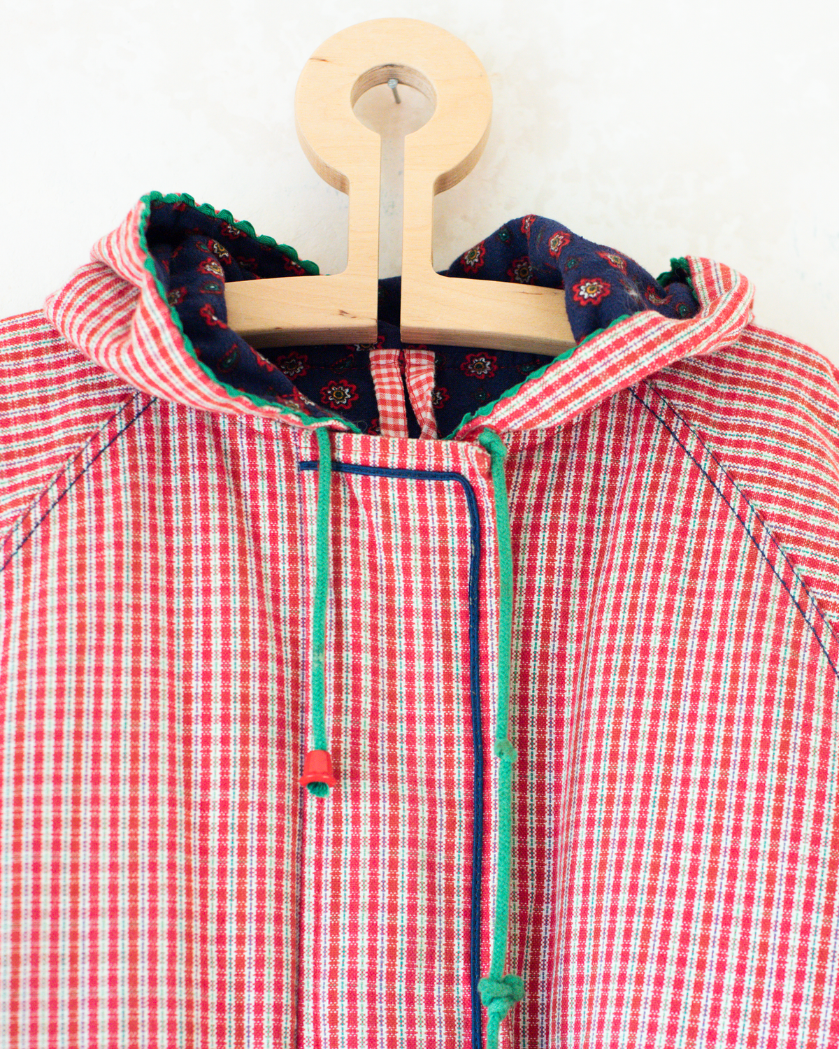 Plaid jacket with flowers and pointed hat | 5-6 years